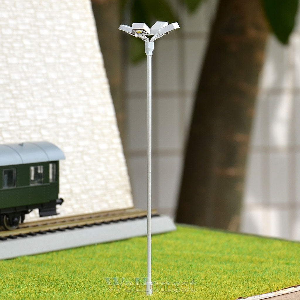 4 pcs HO scale Model Floodlight Cold SMD LED made Cold Lamppost longlife #014