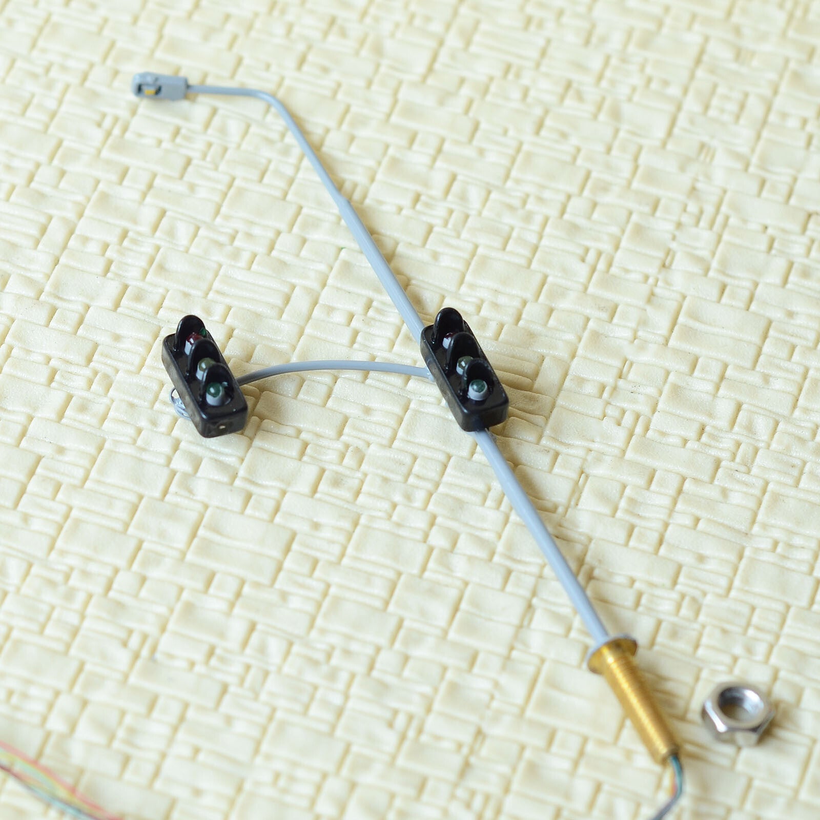 2 x HO / OO scale model railroad traffic signal combined street light #cor2TB