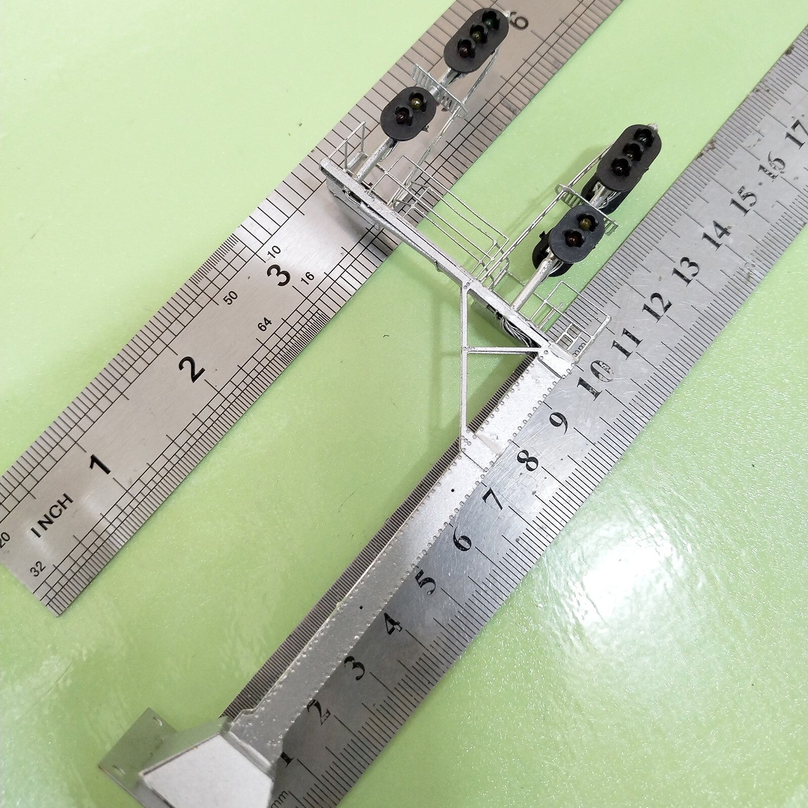 1 x HO scale cantilever block signal tower metal 6 heads 2 directions #CB32