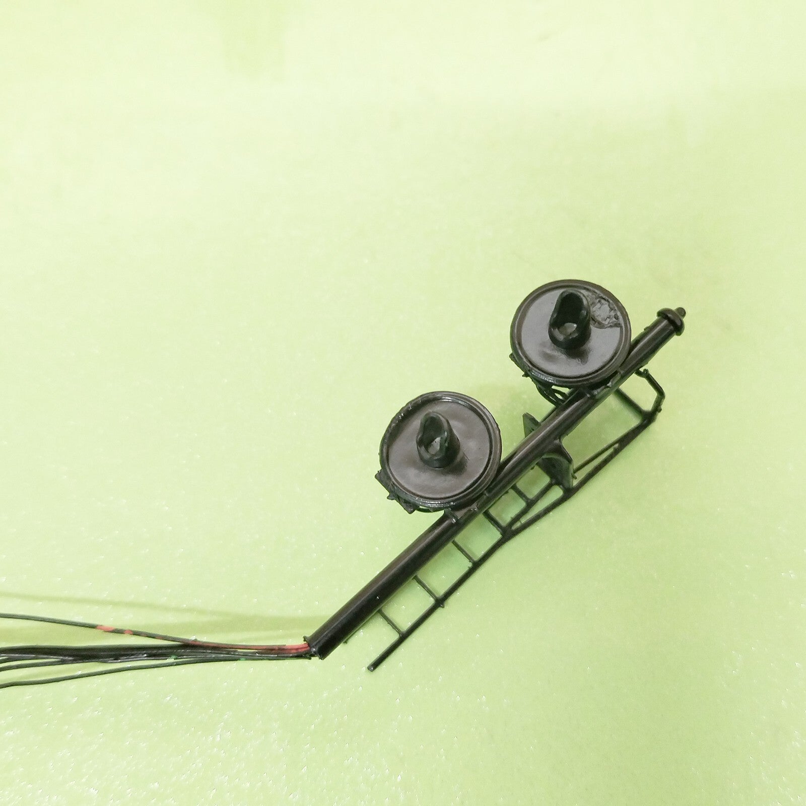 1 x searchlight signal target for cantilever signal bridge making 2 target #FC22