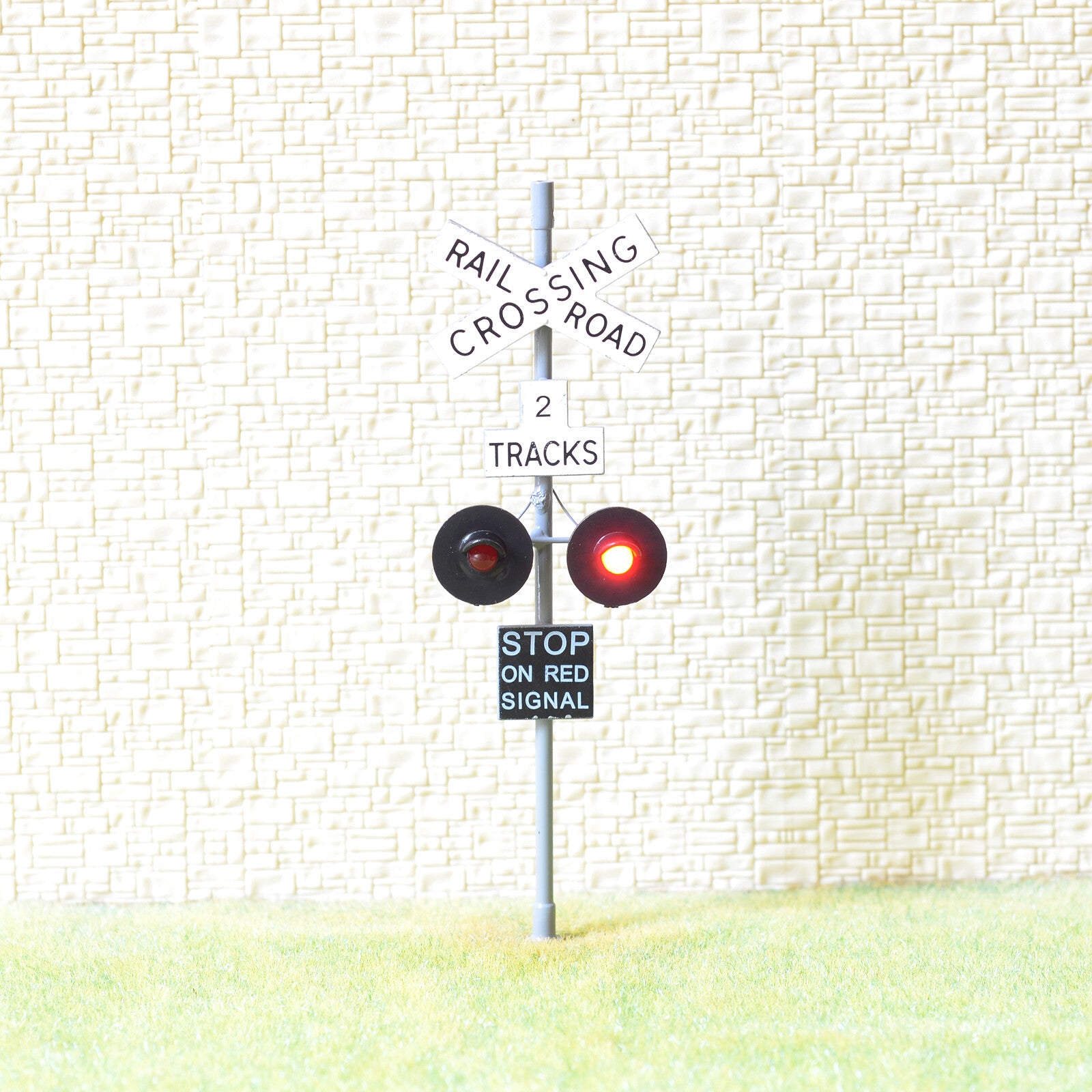 1 x O scale railroad crossing signals LED made 2 target faces 2 tracks gray #GX