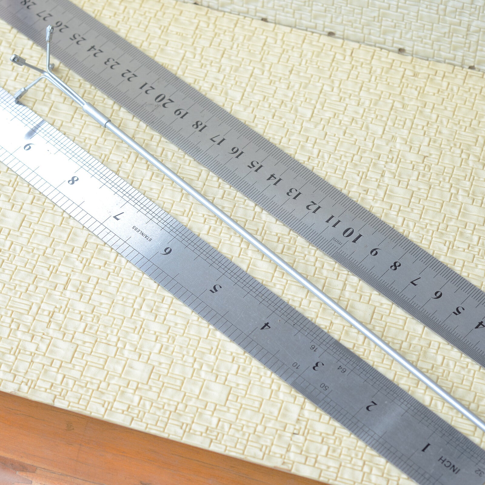 2 x O scale LED plaza lights model limelight projector street lamp post #04S48