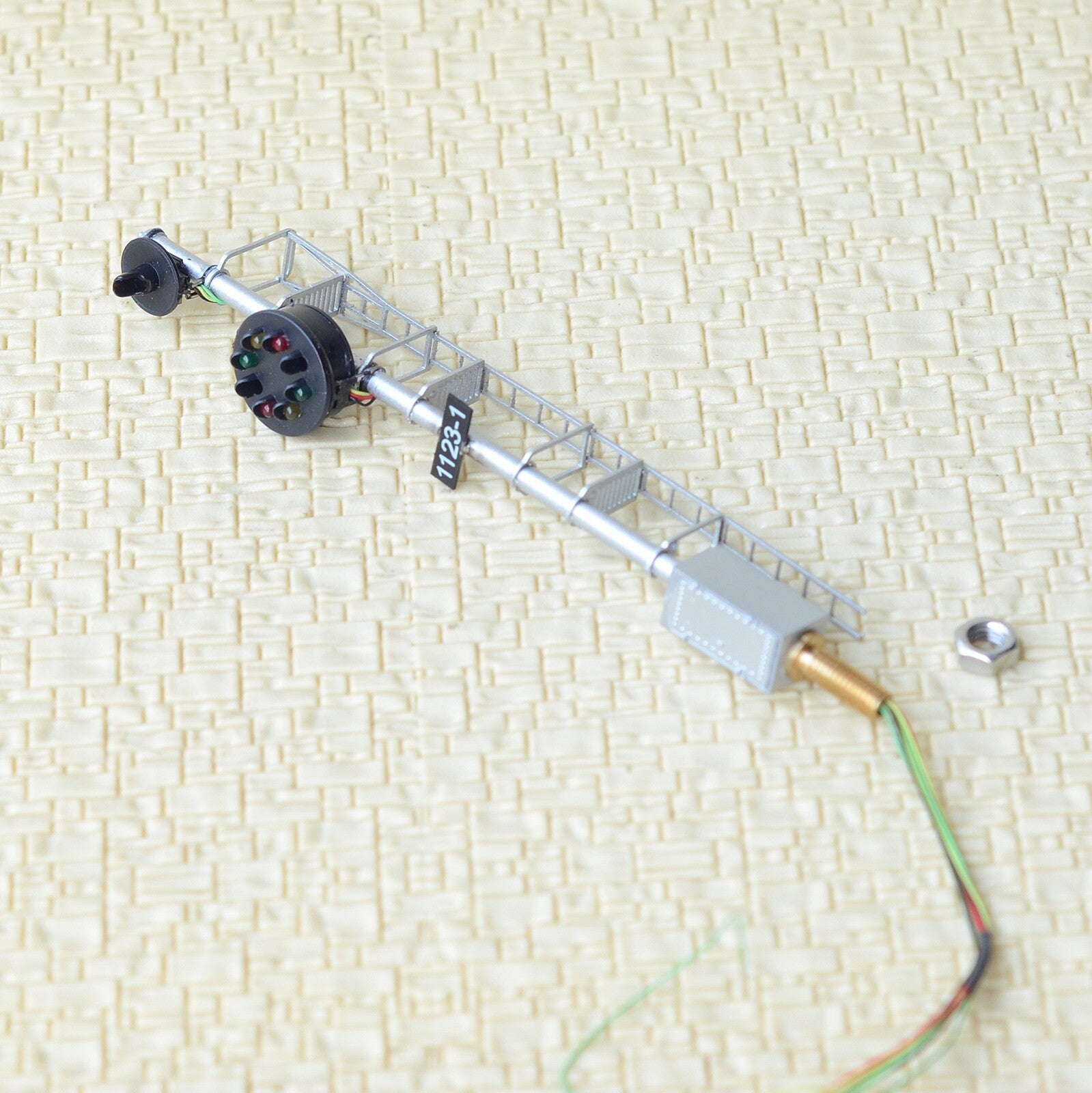 1 x HO scale model train railroad metal mainline color position light signal #PB