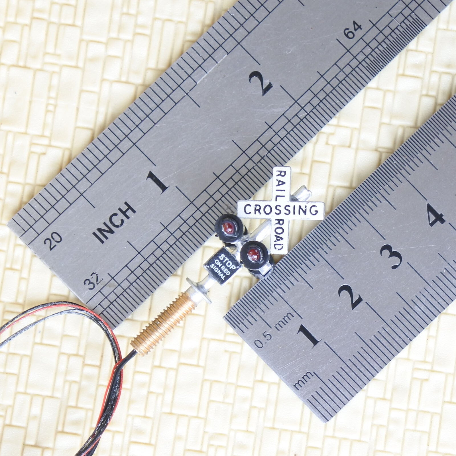 1 x N scale model railroad grade crossing signal light LED made #csnSL4