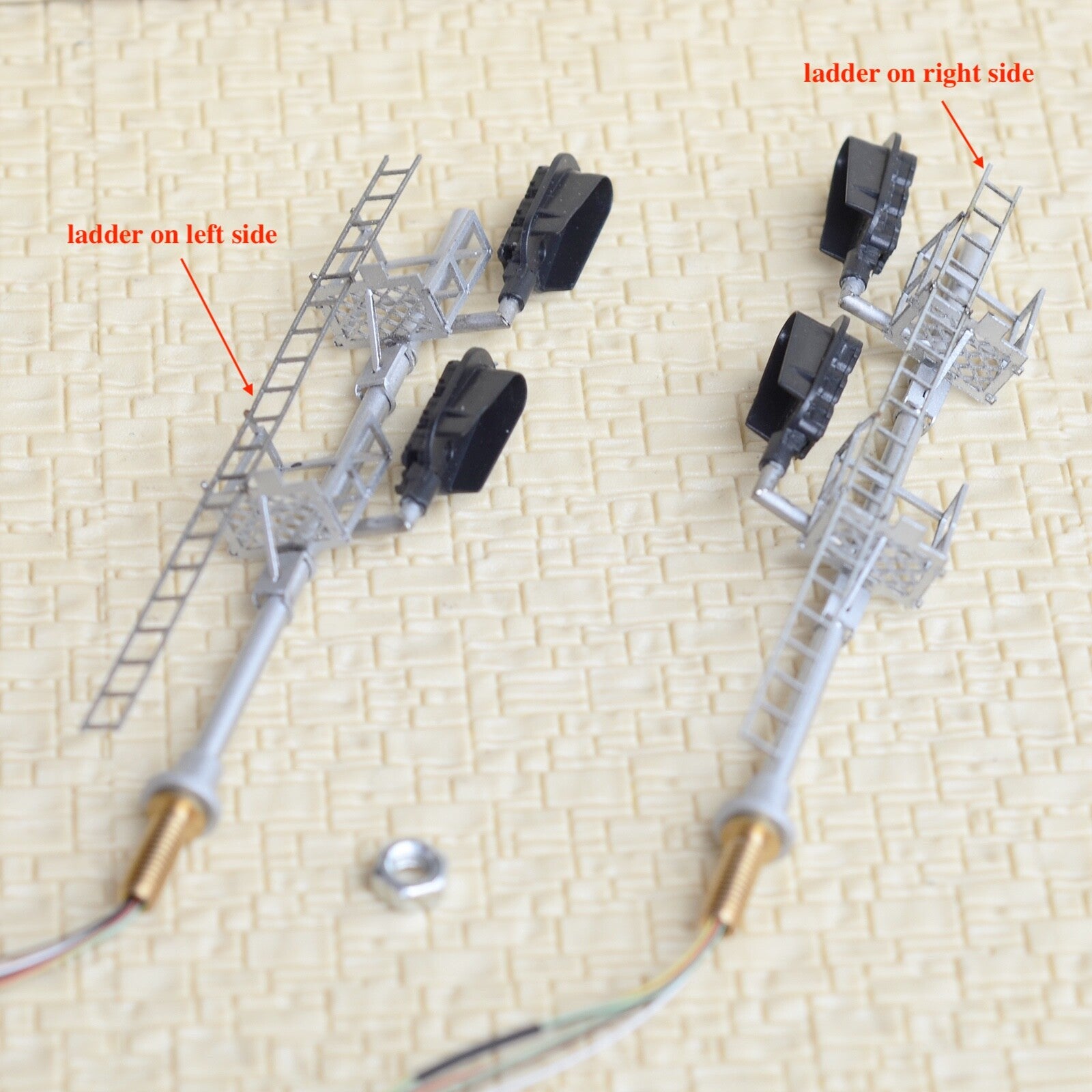 1 x HO scale 2 Head 3-color block signal Darth Vader intermediate distant #F2W