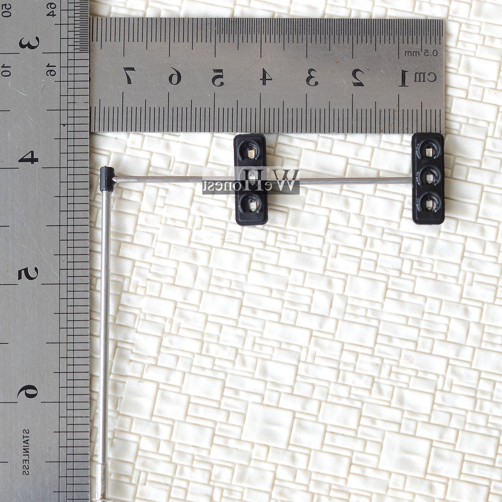 2 x HO / OO Traffic Light Signal LED Model Train crossing pedestrian #4LeftHand