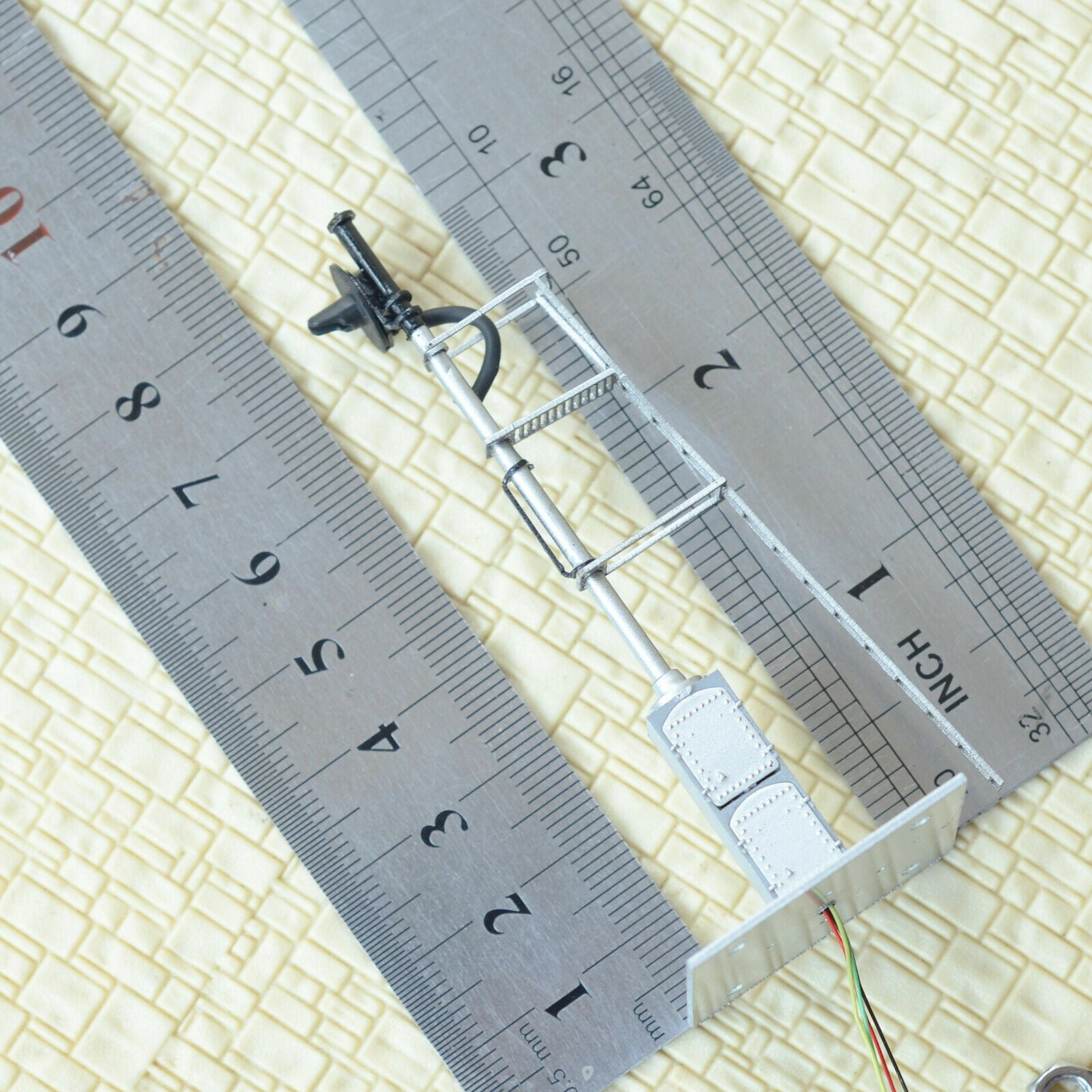 1 x HO scale model railroad Bi-Colors searchlight signal fine metal made #03RW