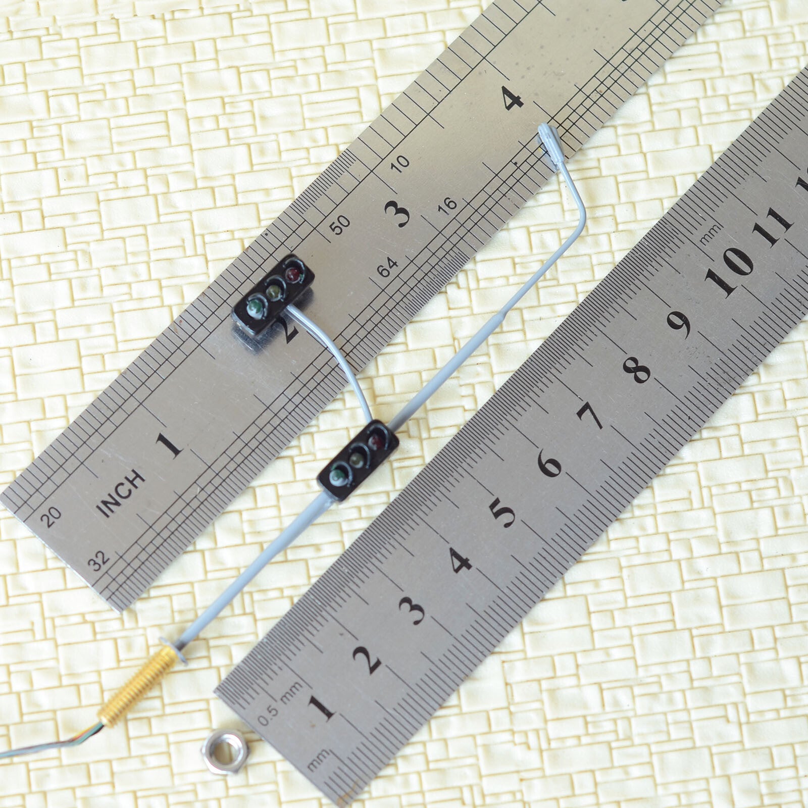 2 x HO / OO scale model railroad traffic signal combined street light #cor2TB