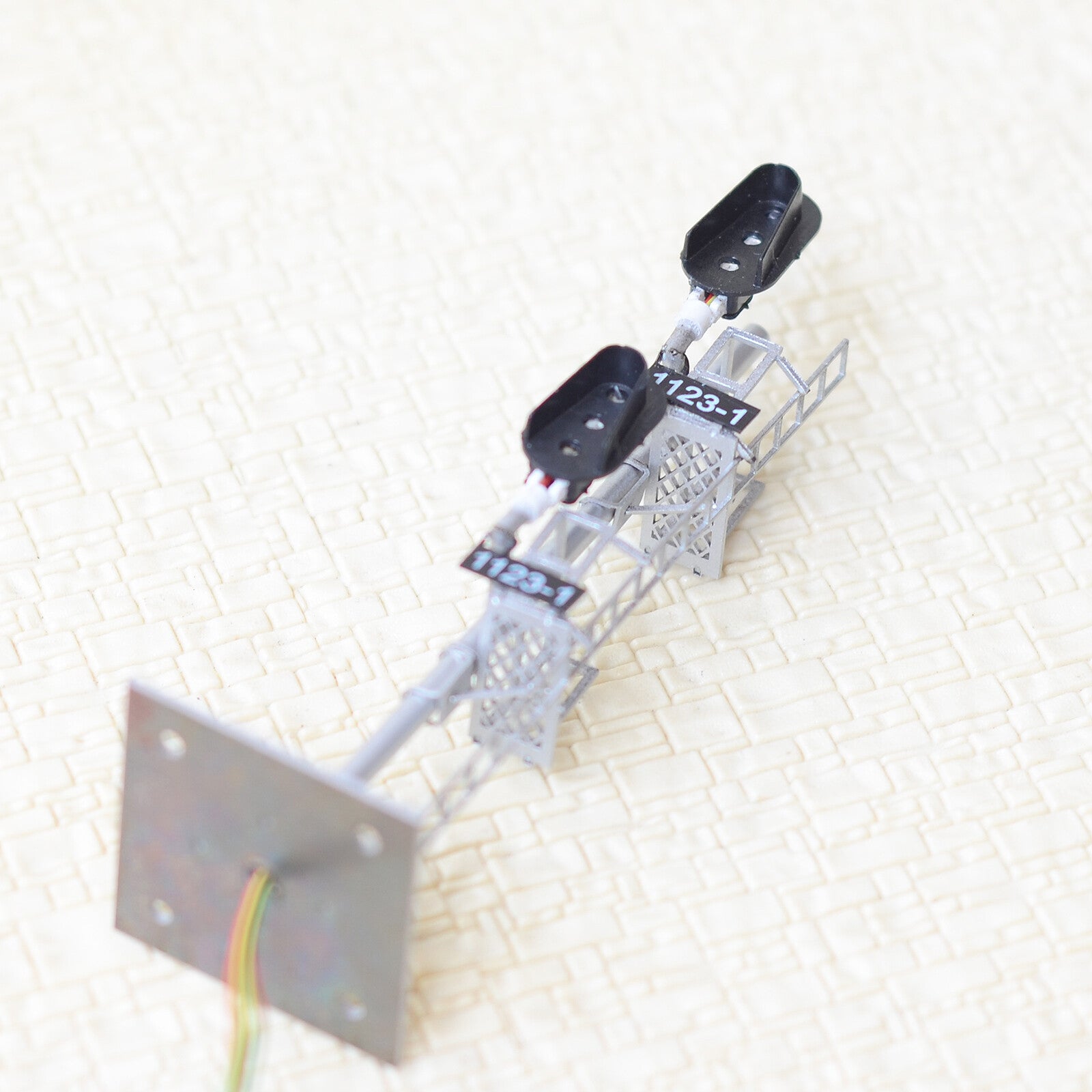 1 x HO scale model 3 colors block signal full sunshield fine metal 2 targets #F2