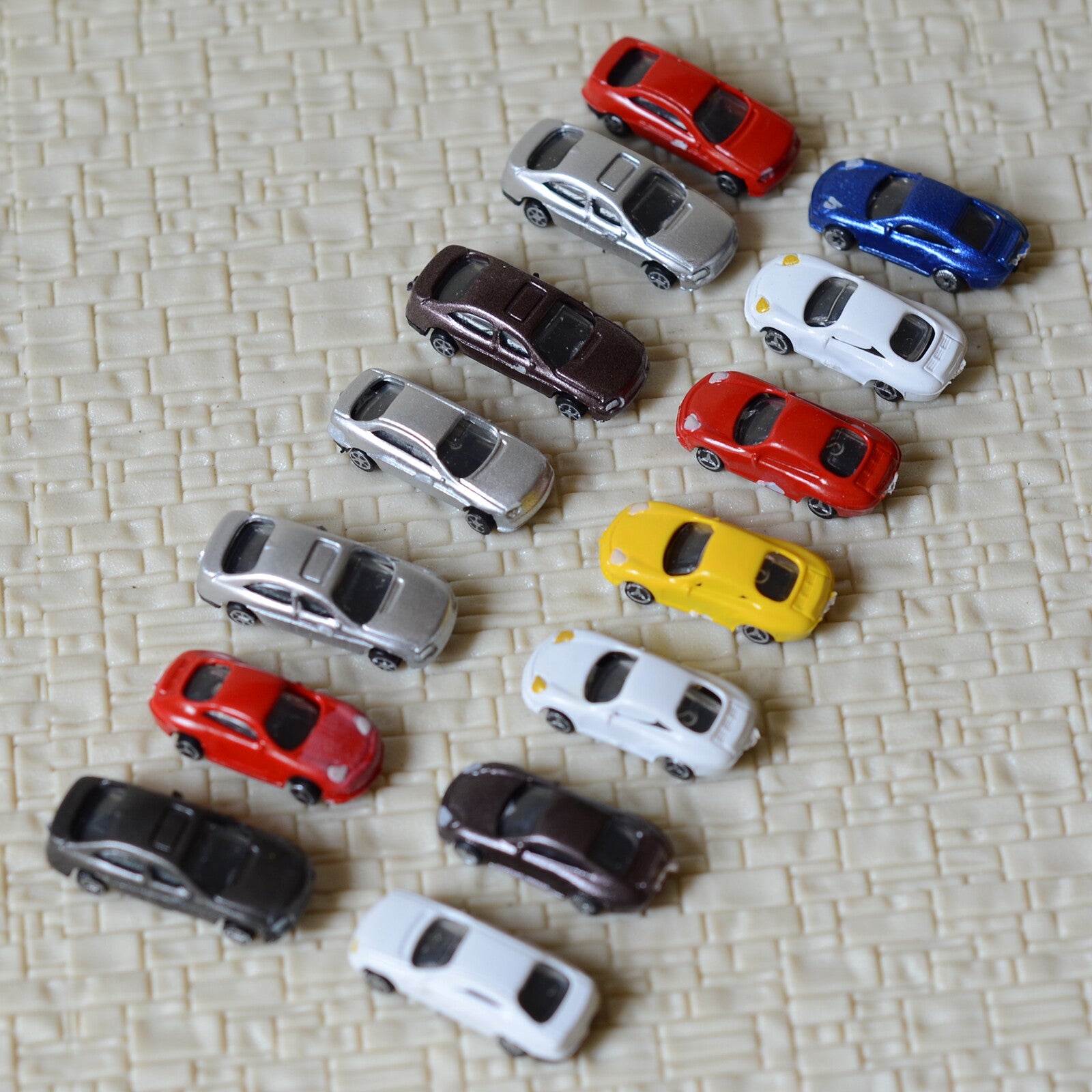500 pcs Z Scale 1/220th Normally painted Model Cars #C