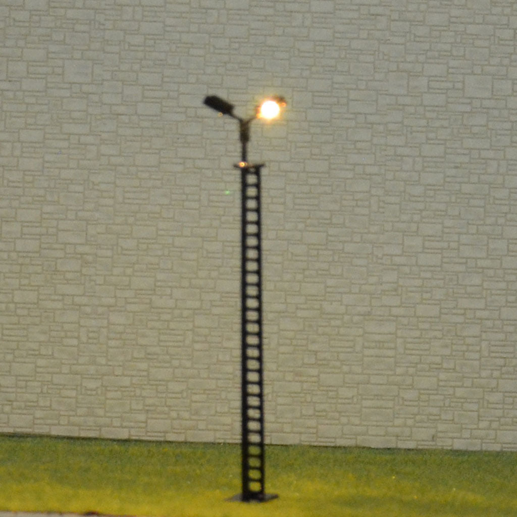 4 pcs HO/OO Model Lamp Yard Light warm white LED made Lamppost long life #R44