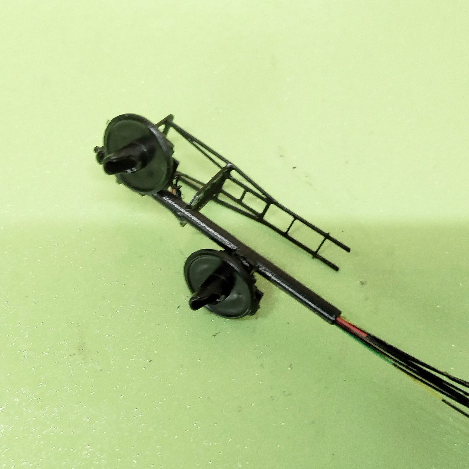 1 x searchlight signal target for cantilever signal bridge making wire #FB22of