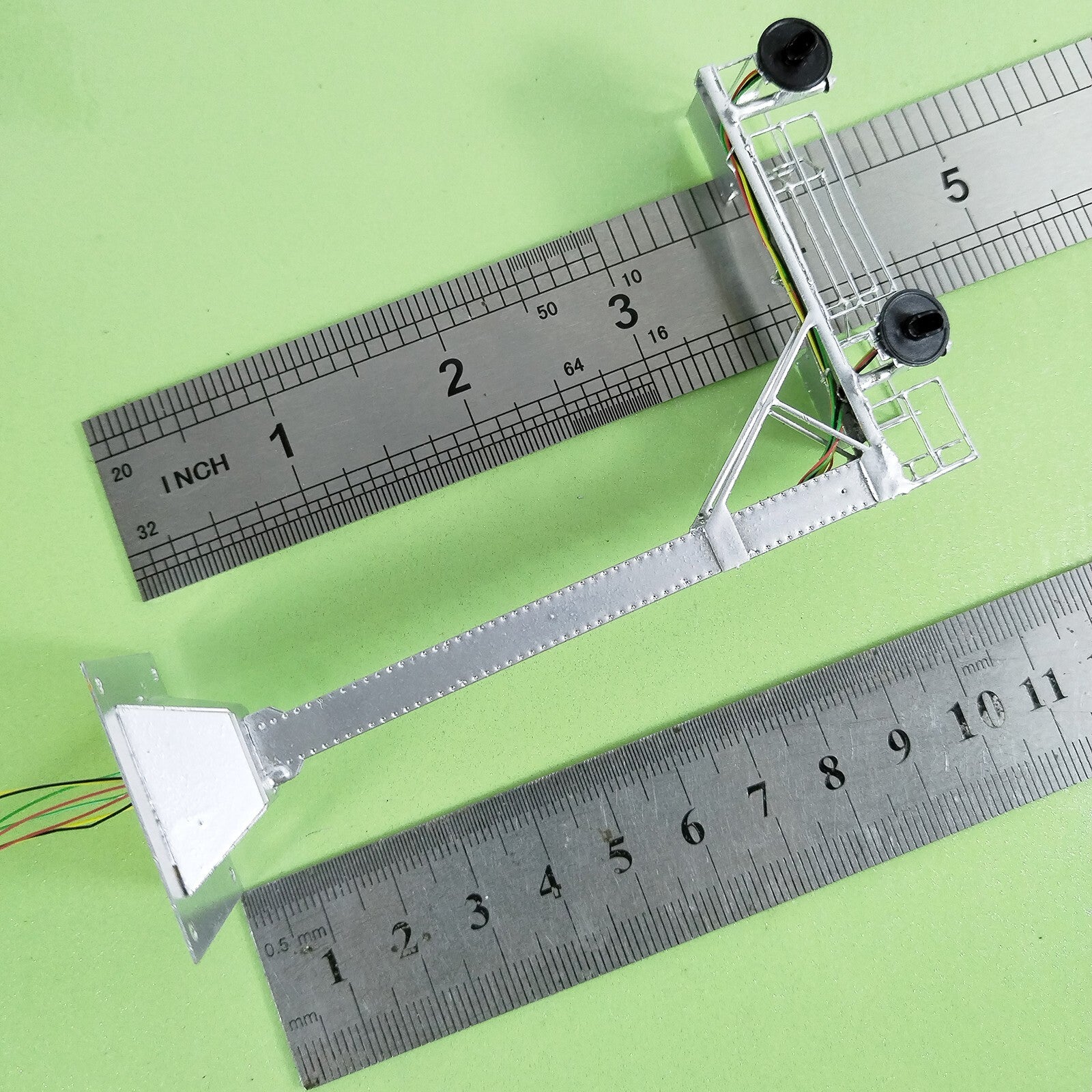 1 x HO scale searchlight cantilever signal bridge metal 3-colors metal #CS11