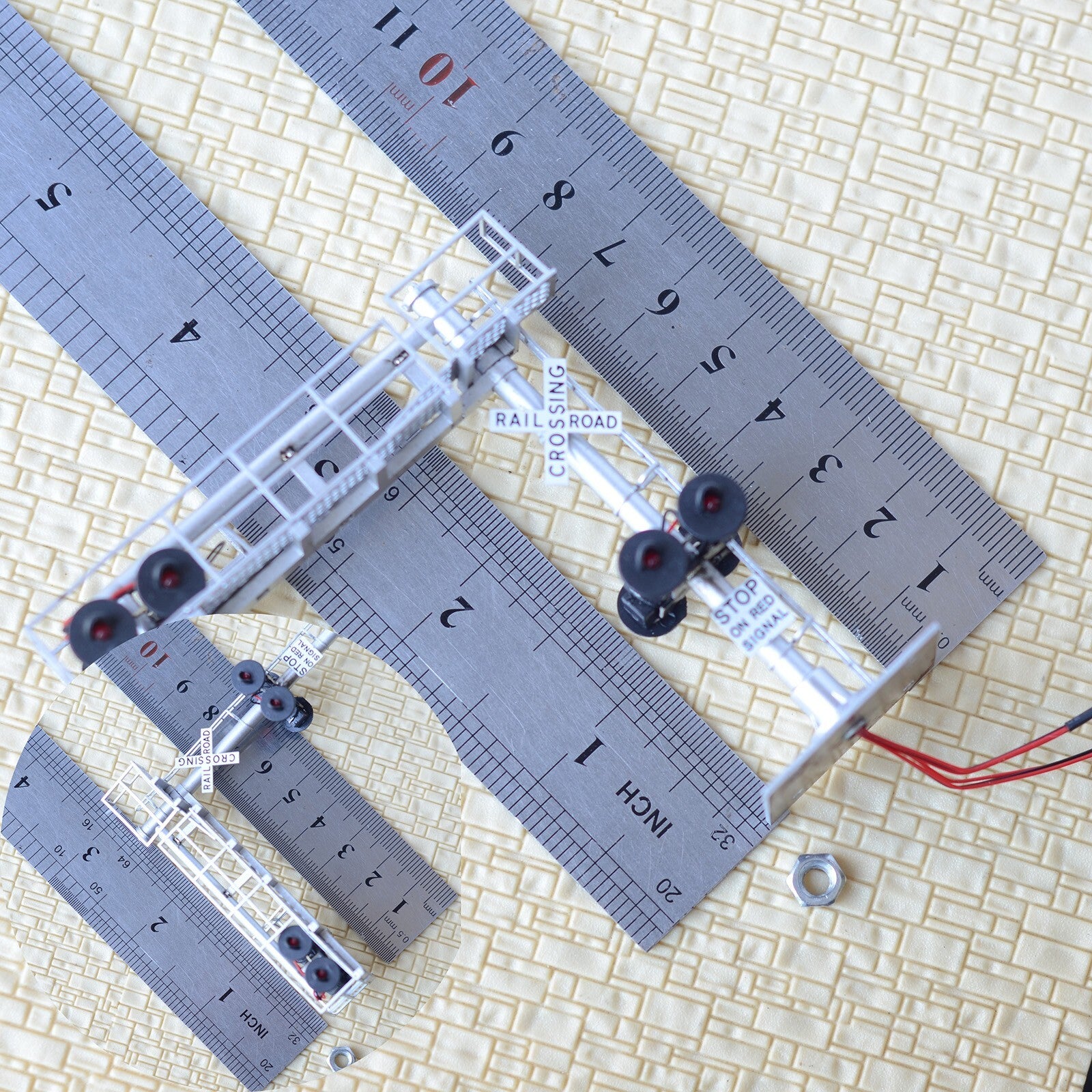 1 x HO scale model railroad cantilever grade crossing signal no track sign #C08