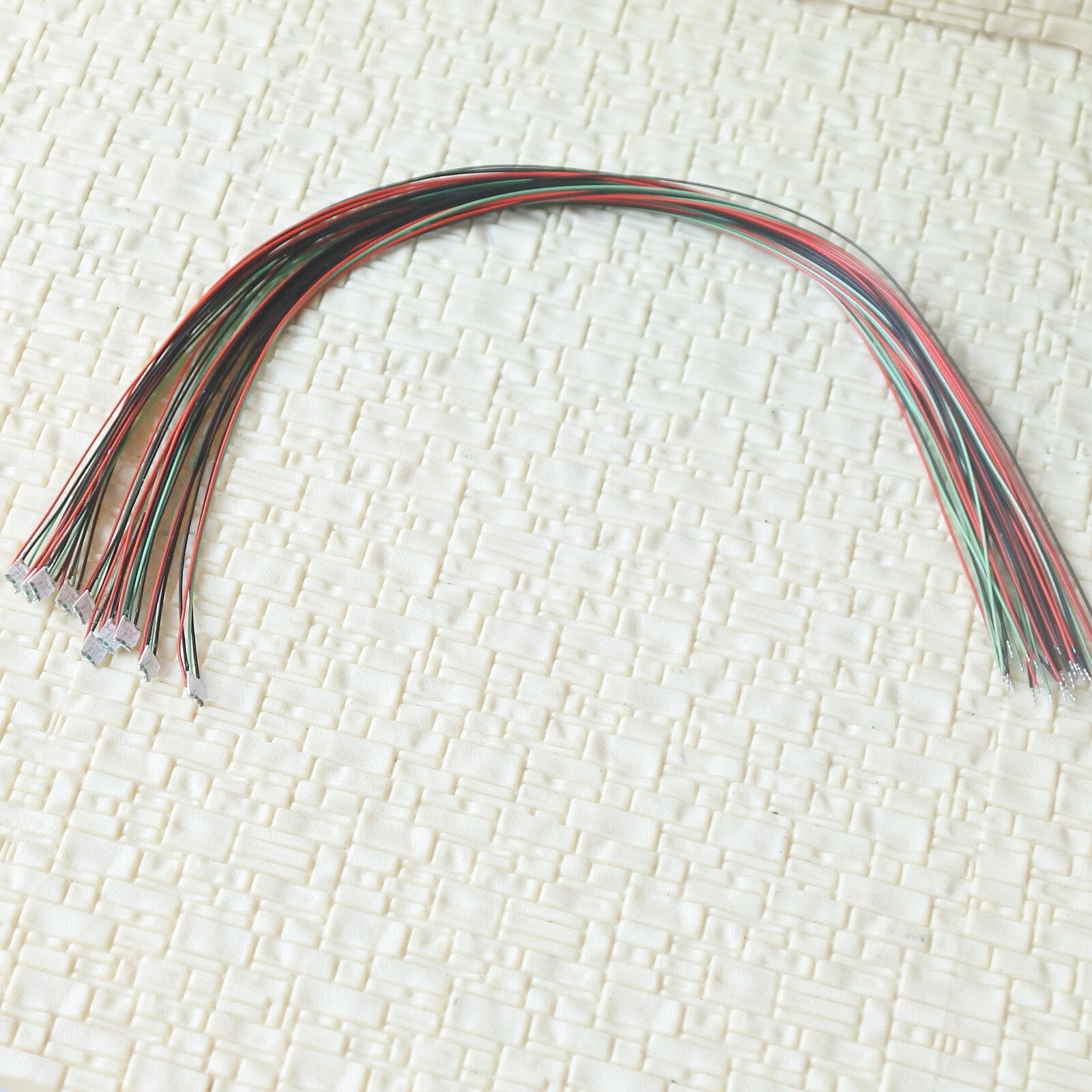 10 x pre-soldered #1209 SMD LEDs wired Red Green bicolor for searchlight signals