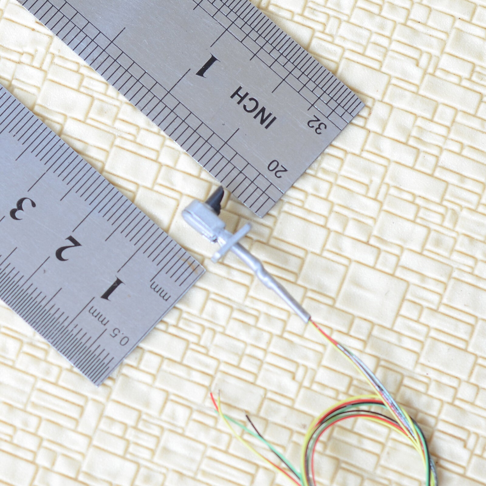 1 x HO scale model railroad tri-color dwarf searchlight ground signal fine #G1