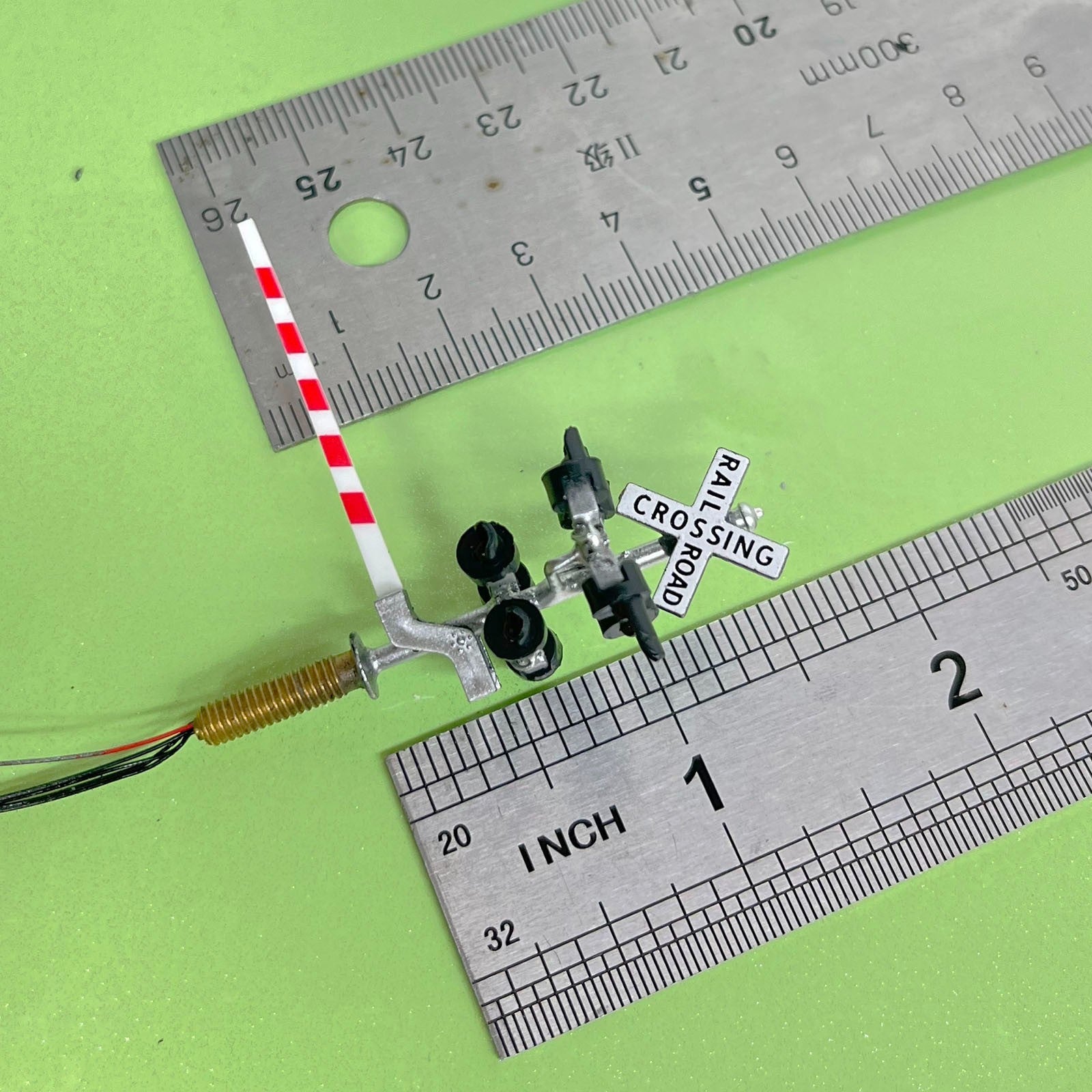 1 x N scale model cantilever grade crossing signal gate barrier arm #NC04DA