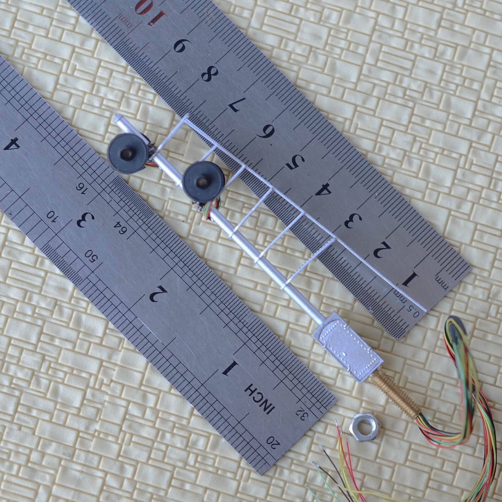 1 x HO scale model 4 head searchlight offset Distant / Intermediate signal #4OF