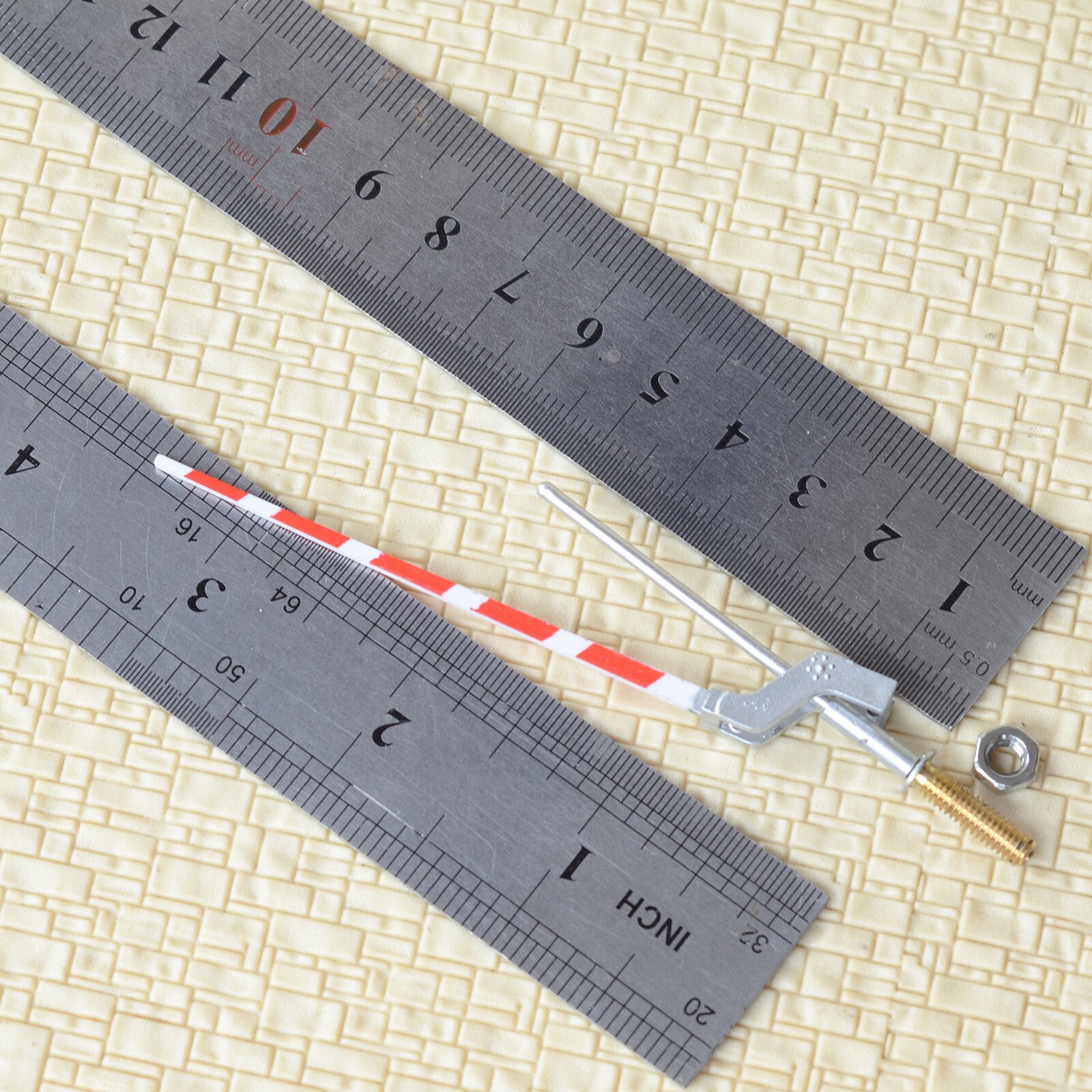 2 x HO scale model railroad grade crossing arm gate stop lever sign silver