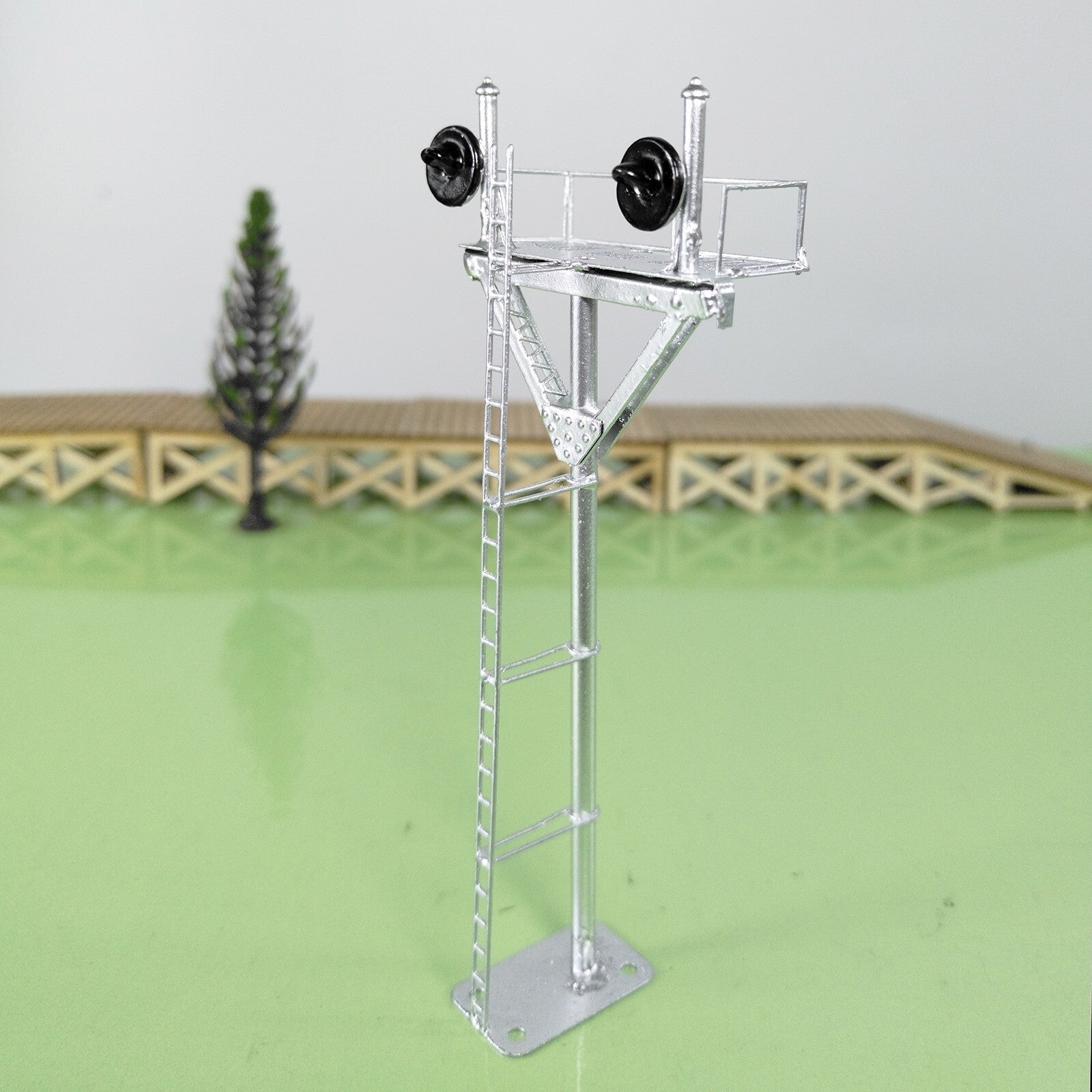 1 x HO scale model tower searchlight signal goalpost bracket 2 faceplate #G2