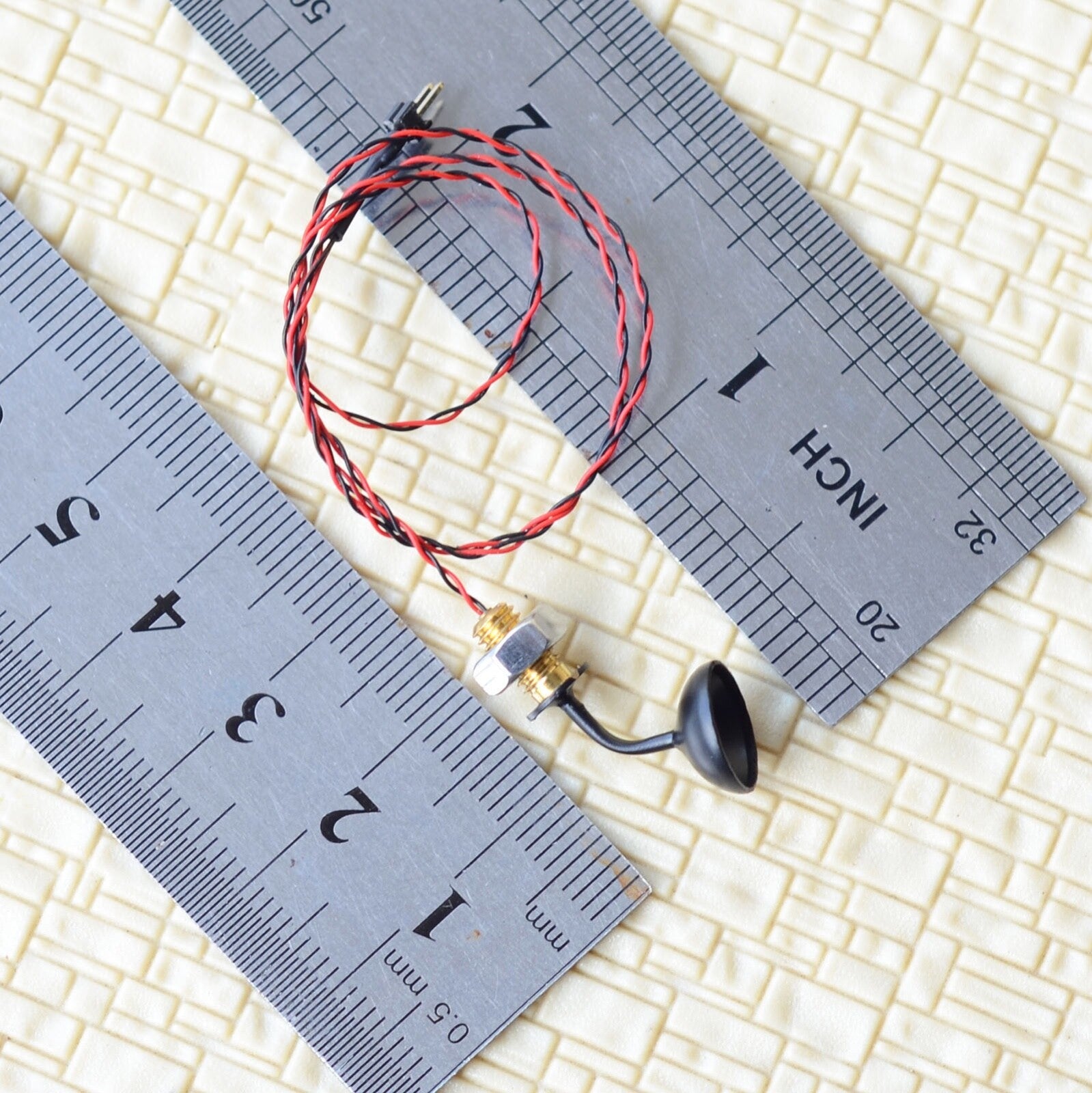 5 x O scale modern street wall lights model LED bracket lamp post (PNP) #R2wBL