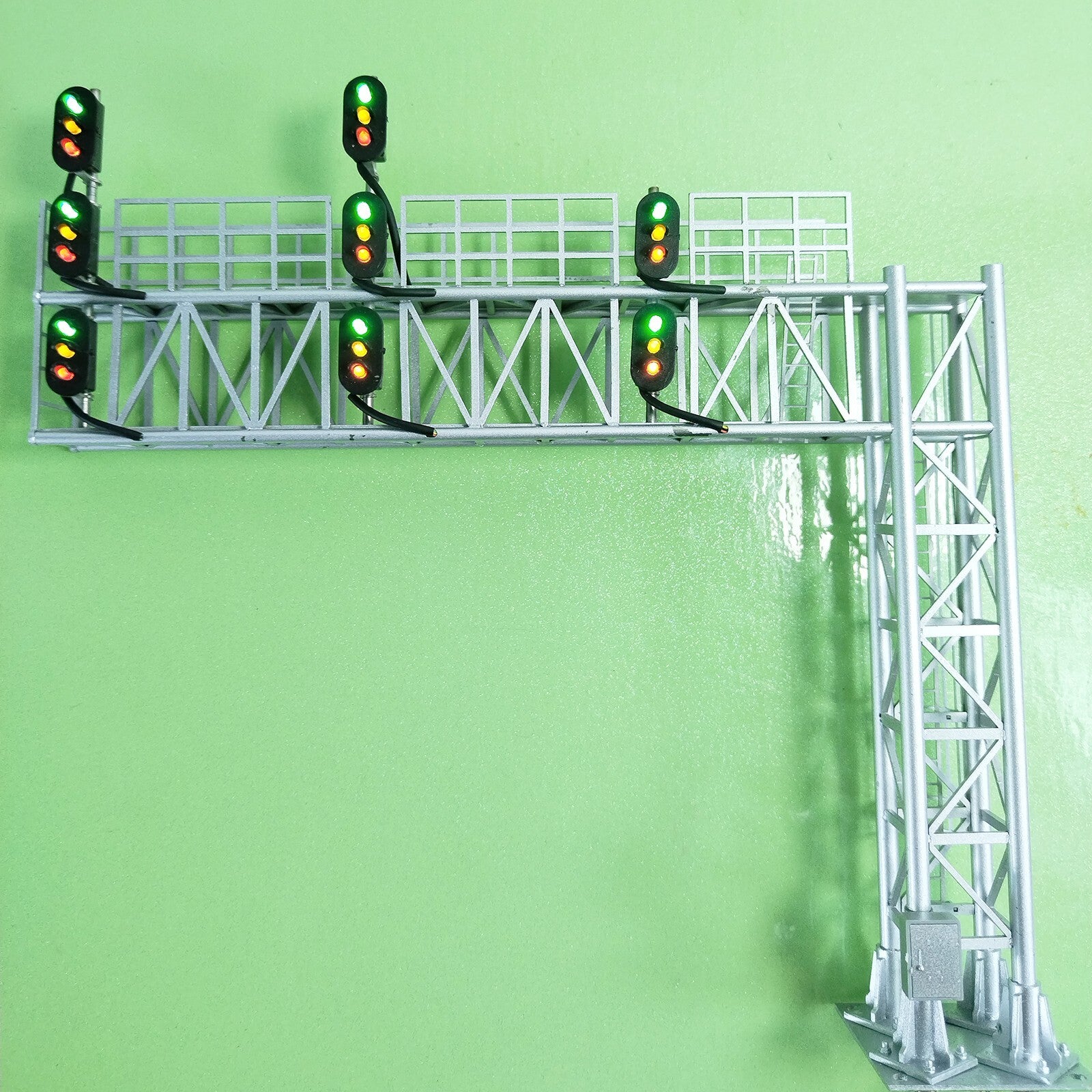 1 x HO scale model 3 colors block cantilever signal 3 tracks 8 heads steel #CS8B