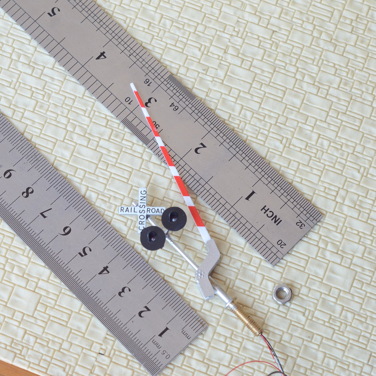 2 x HO scale railroad grade crossing signal arm gate stop lever 2 tracks #S20R