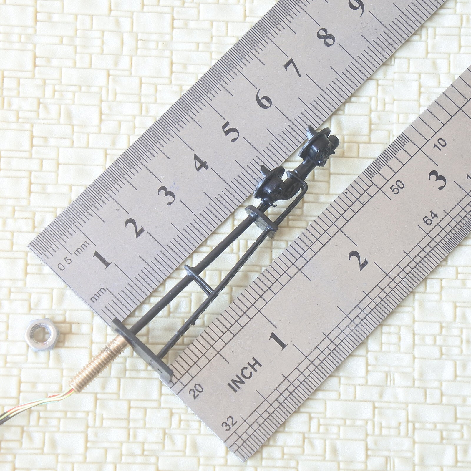 1 x HO scale searchlight interlocking signal block LED tricolor 2 heads black