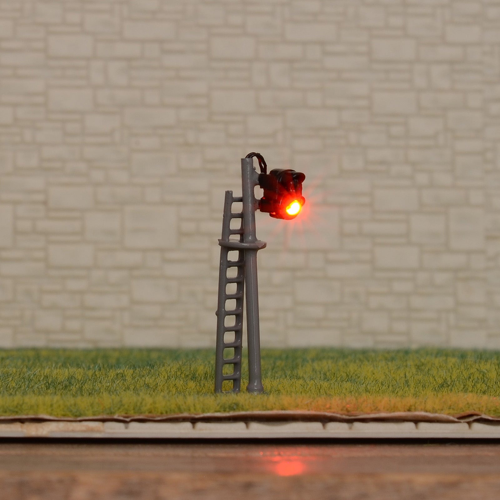 1 x N scale Signal Model Railroad Train Block Signal LED Green Over Red #G160