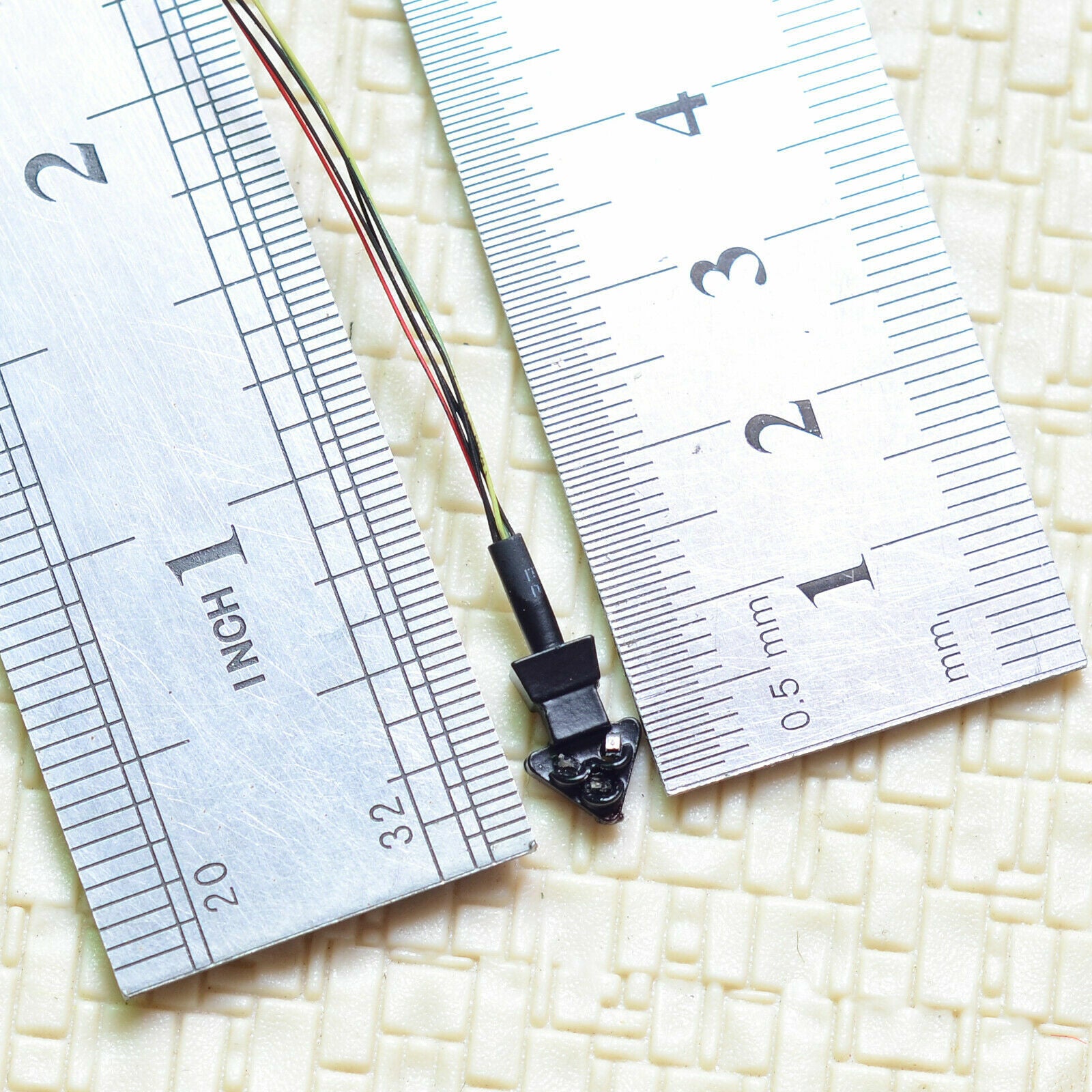 1 x N scale model train European block dwarf signal railway LED 2 bottom red