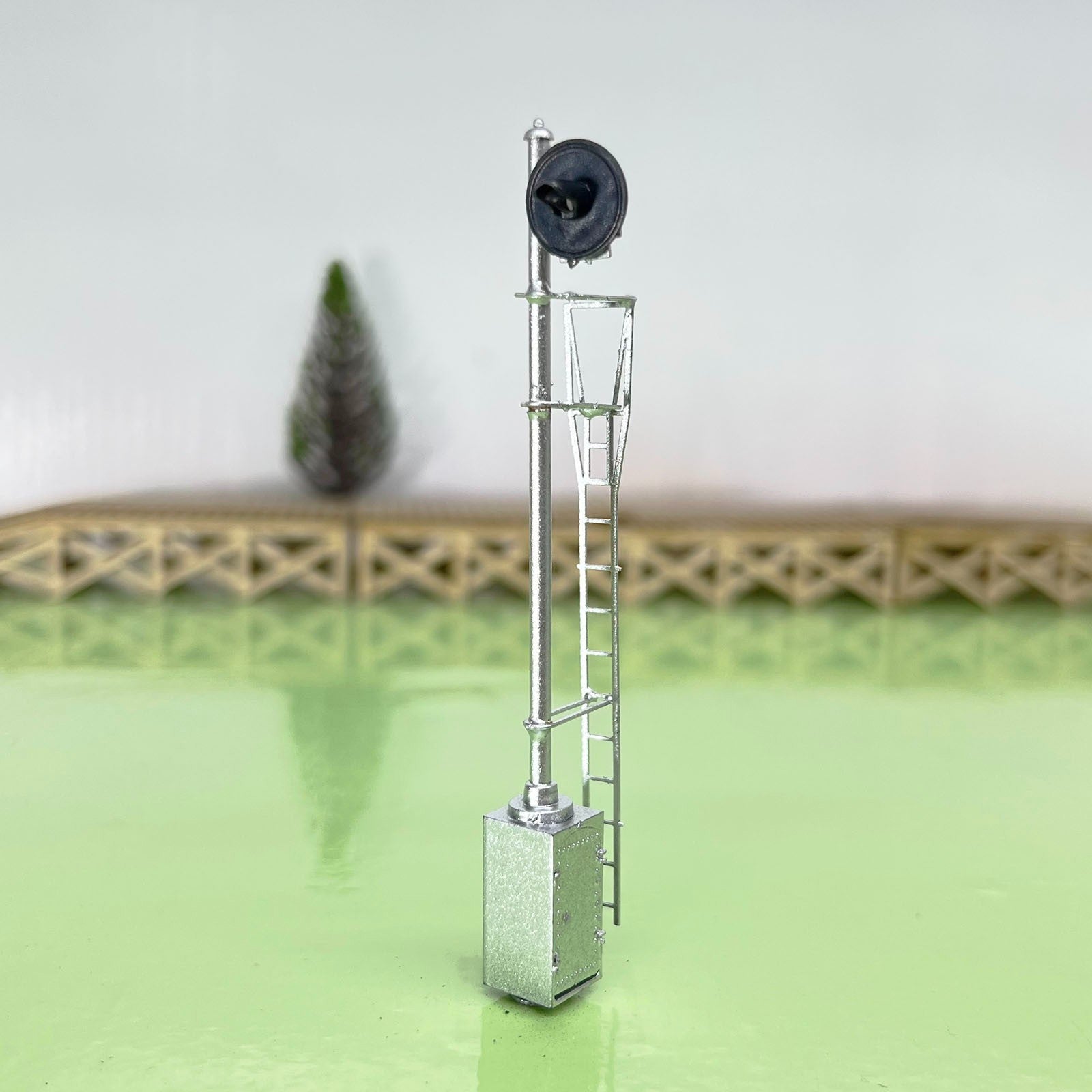 1 x HO scale model railroad 3 colors searchlight signal metal cabinet #06SL