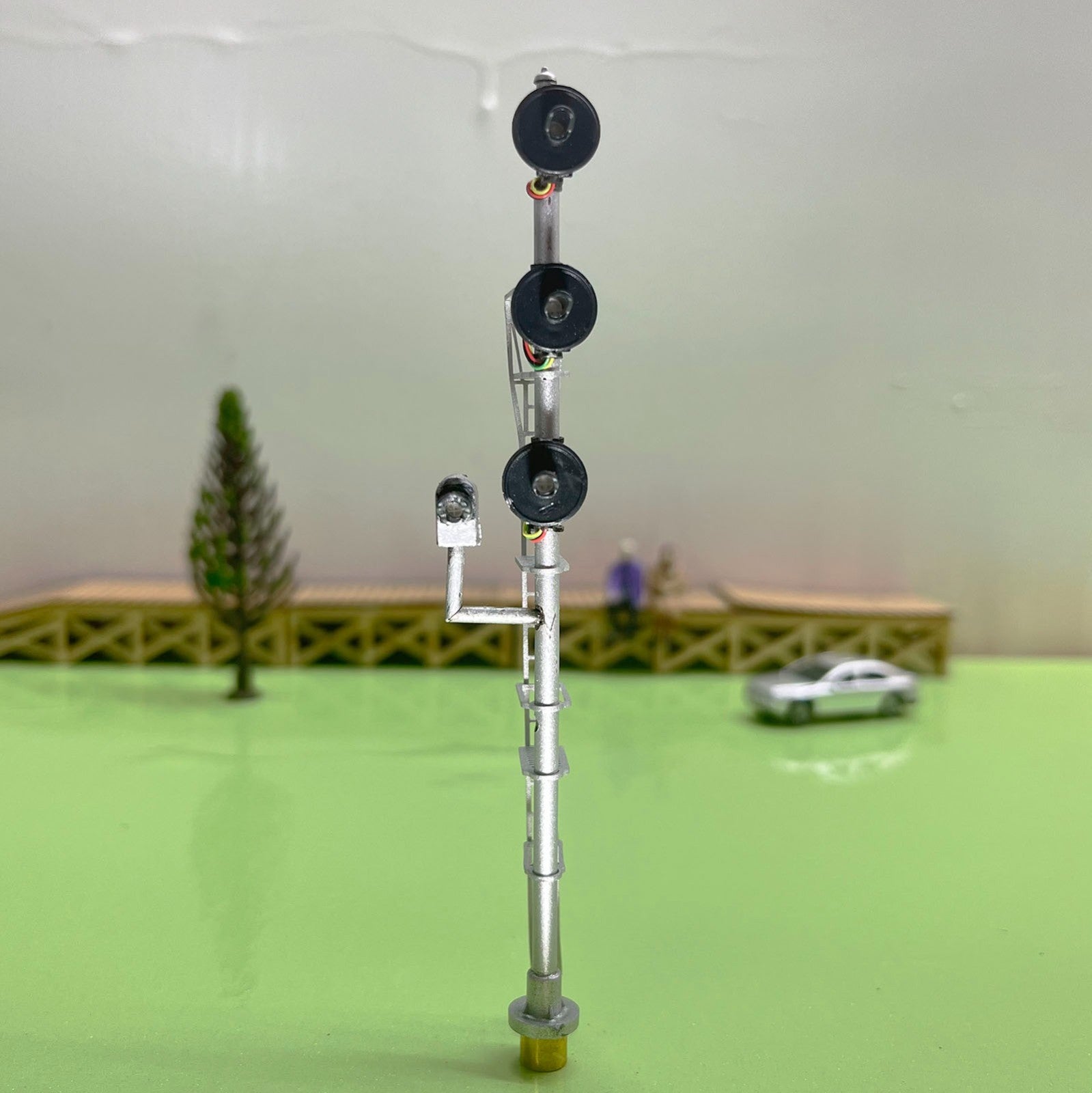 1 x HO scale model railroad 3 colors searchlight signal with doll arm metal #DR3