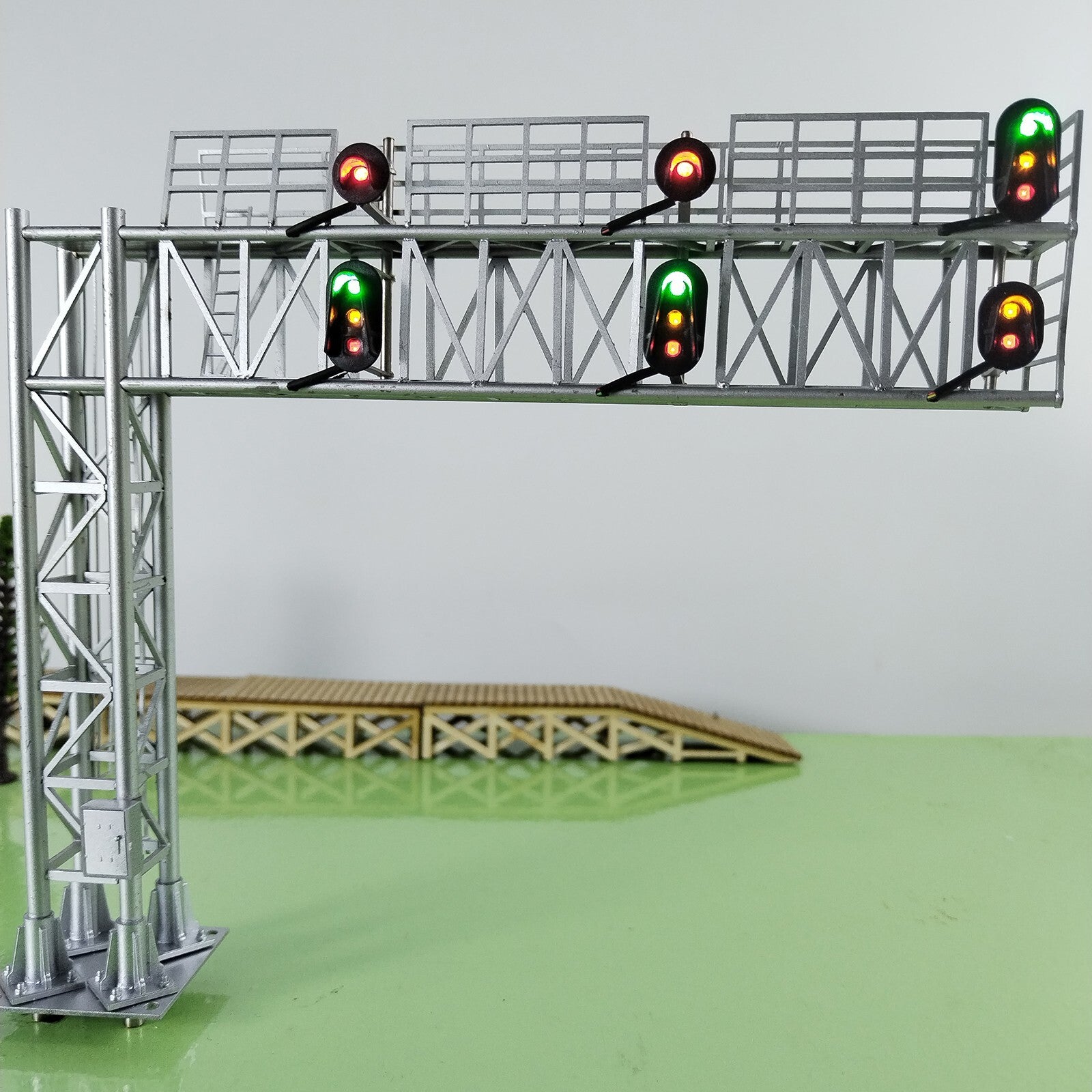 1 x HO scale model Darth Vader cantilever signal 3 tracks steel #CDSO32M13I13