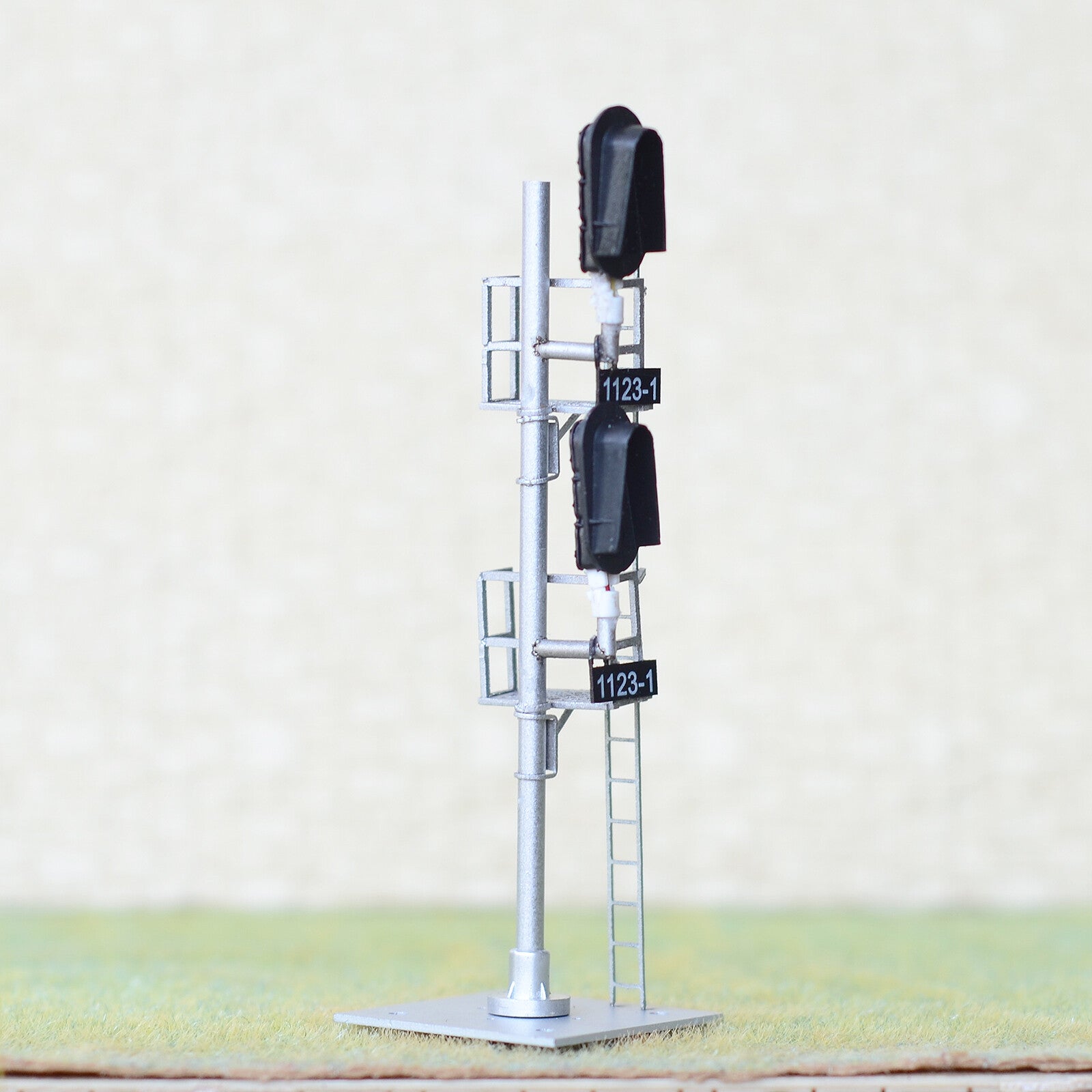 1 x HO scale model 3 colors block signal full sunshield fine metal 2 targets #F2