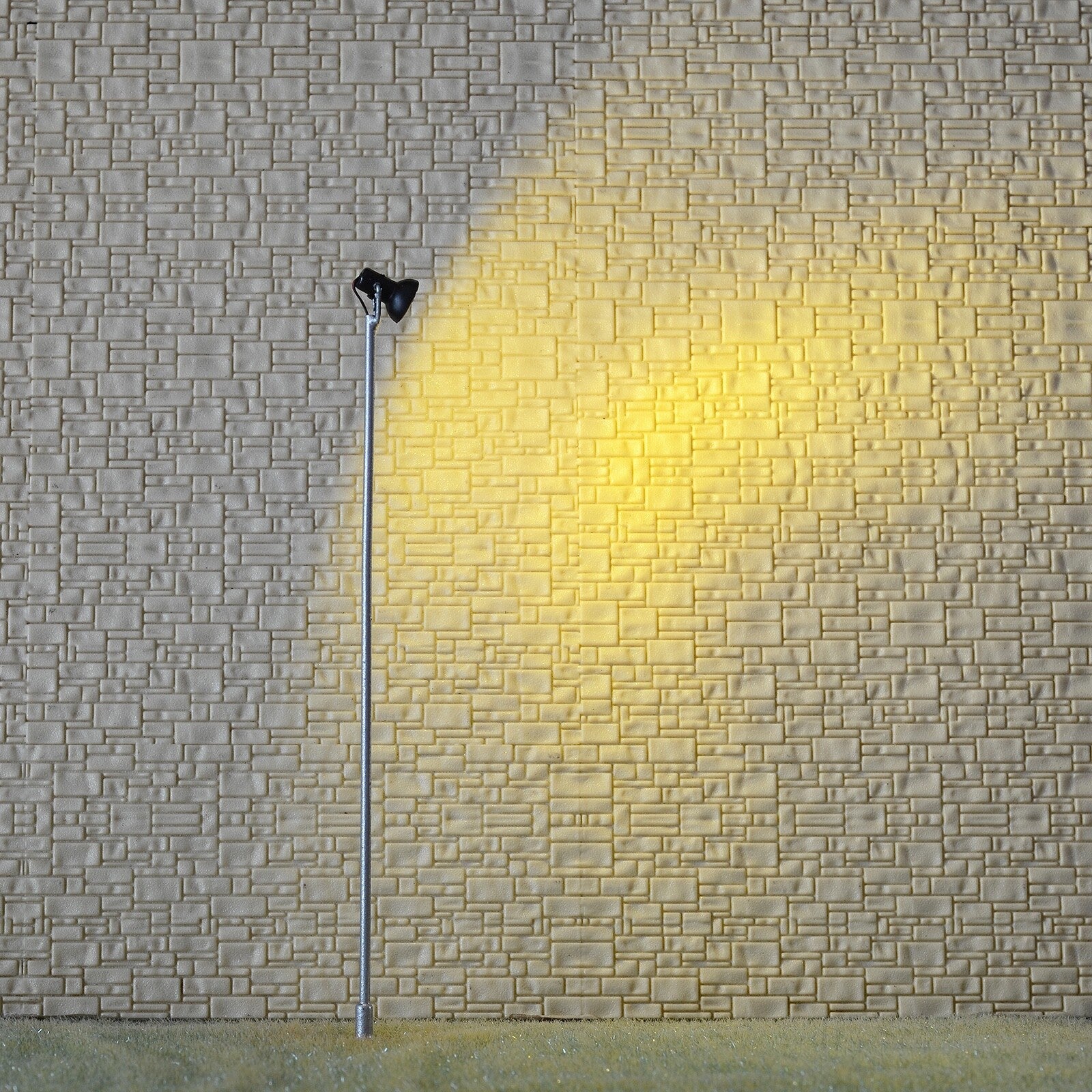 4 x OO / HO Scale LED spotlight model limelight projector street lamp post #13S