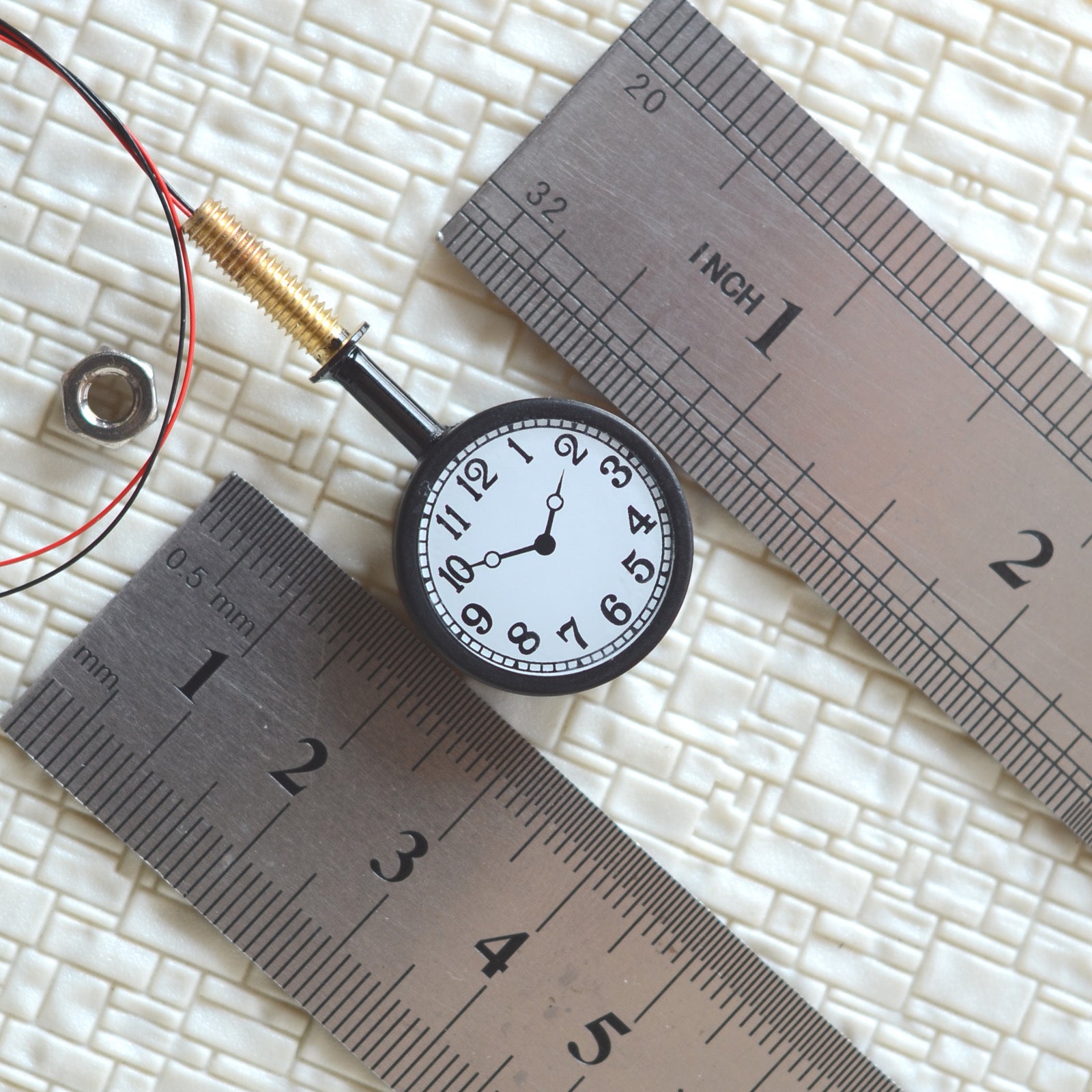 1 x O scale modern station platform ceiling clock LED light illuminated 2 sides