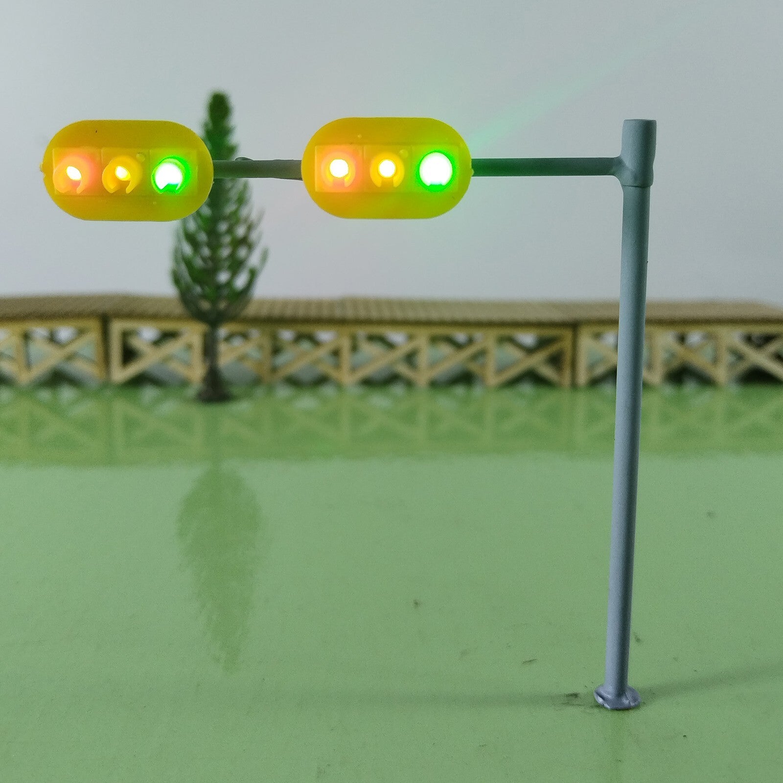 2 x HO / OO traffic light signal LED model train crossing walk street sign #CHHJ