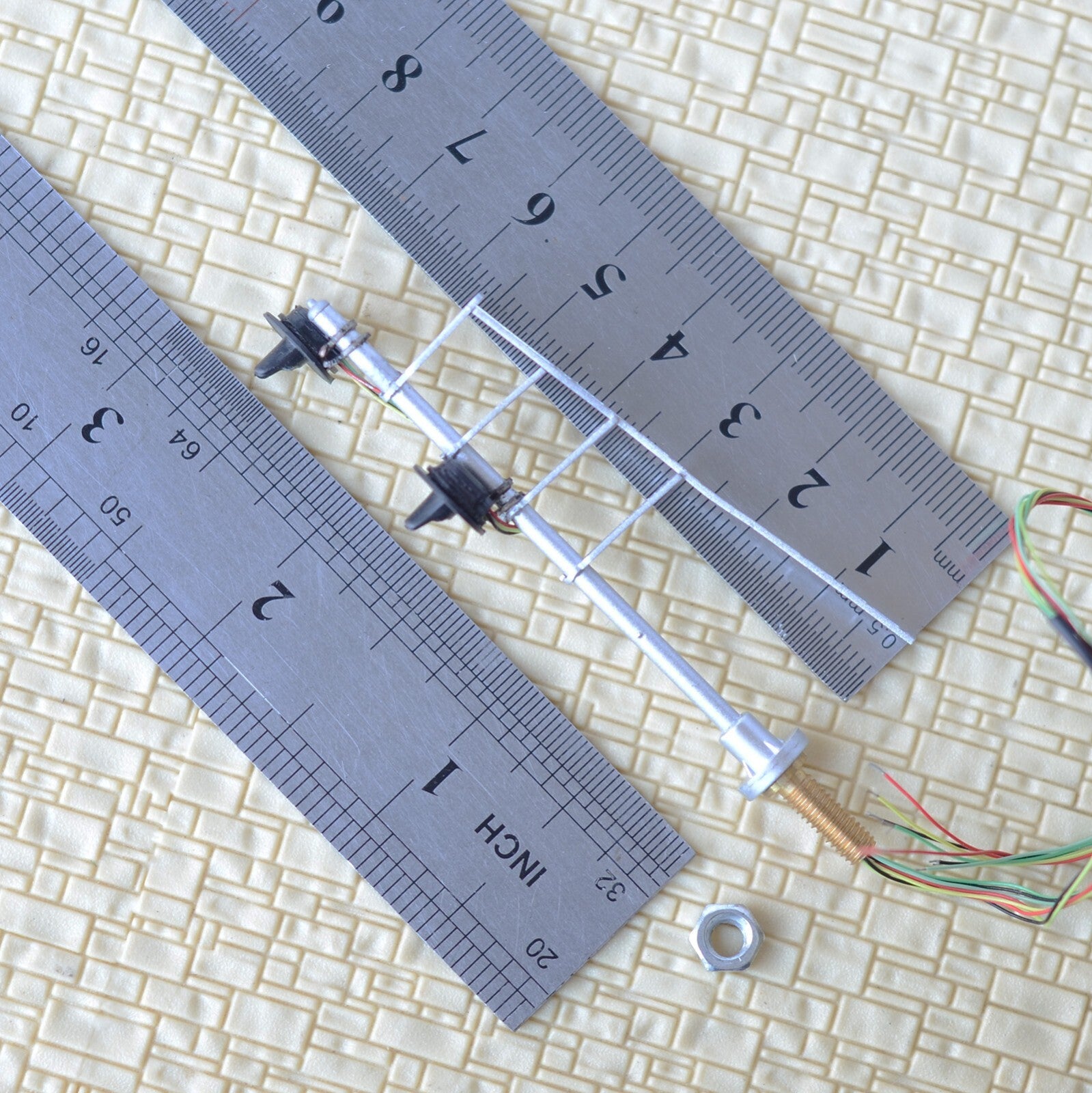 1 x HO scale 2 head searchlight lower offset Distant / Intermediate signal #OM2
