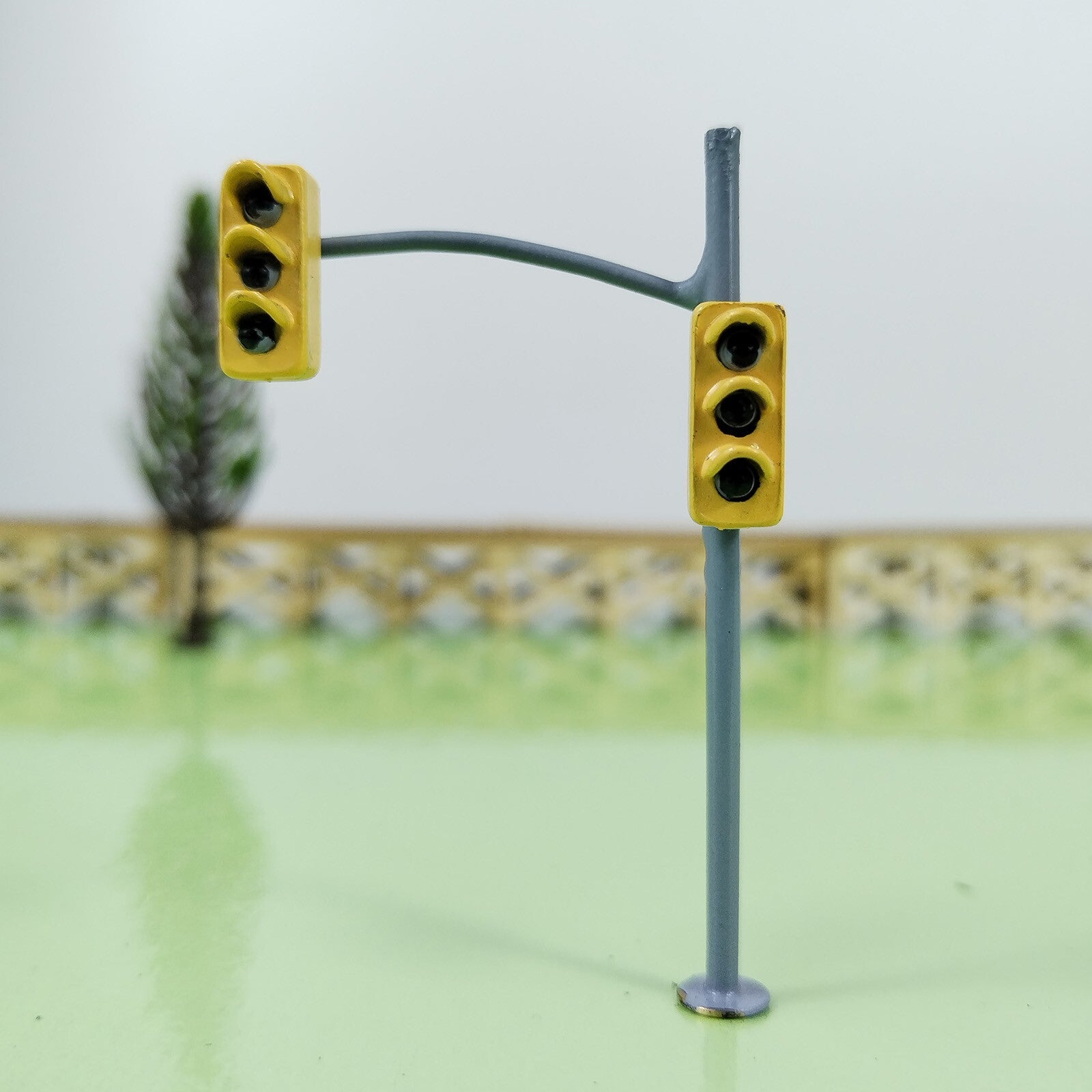 2 x traffic signal light HO OO scale model railroad crossing street light #3P3E