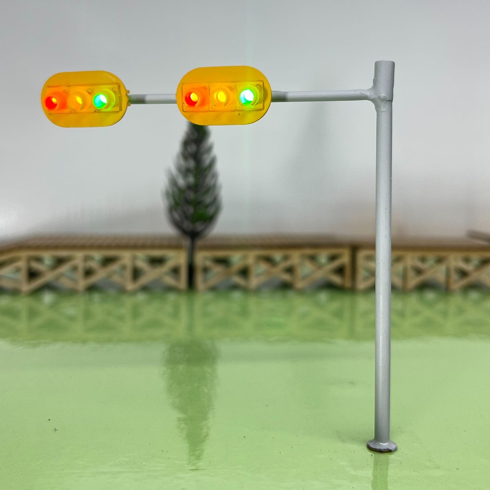 2 x HO / OO traffic light signal LED model train crossing walk street sign #CHHJ