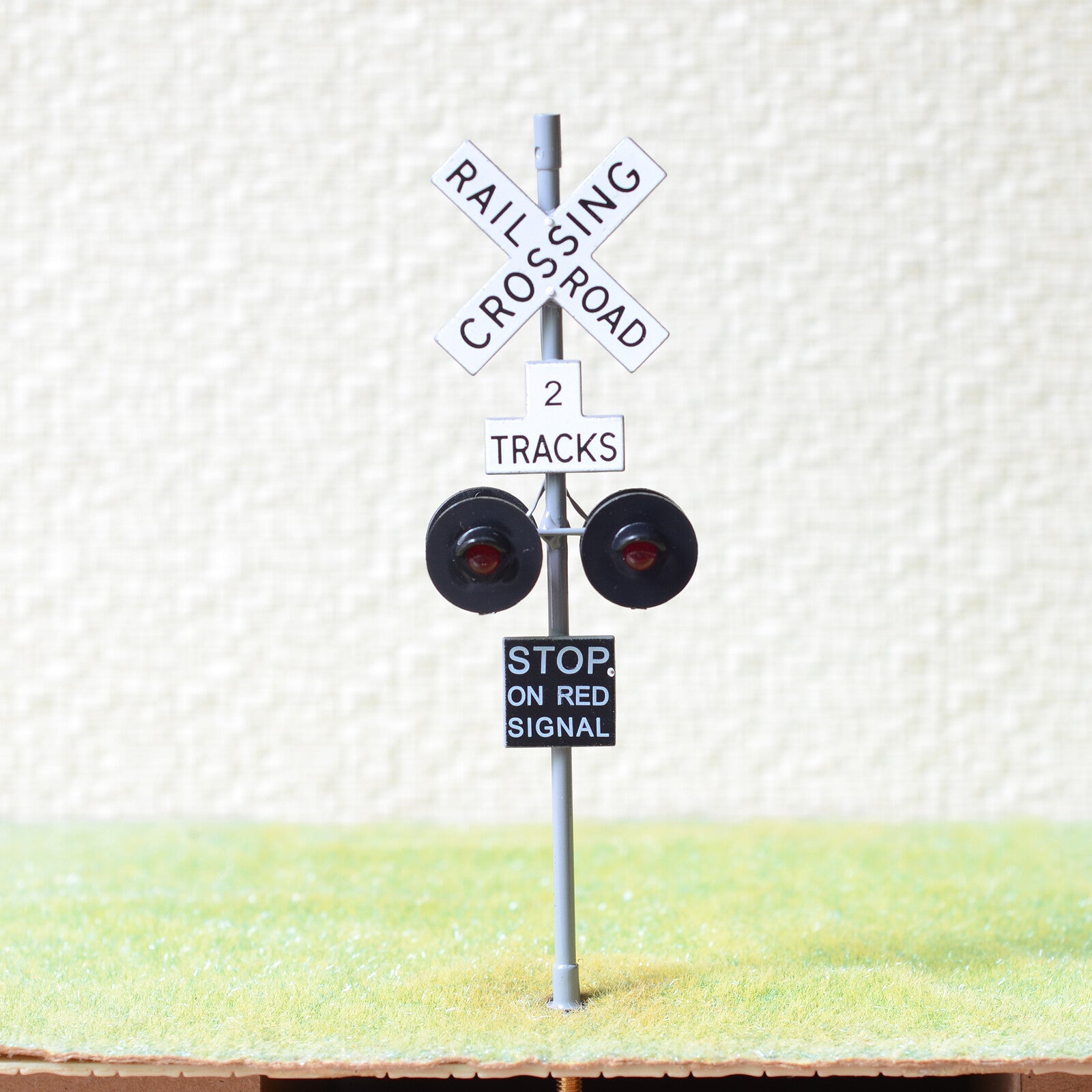 1 x O scale railroad grade crossing signals LEDs made 4 target faces black #2GR4