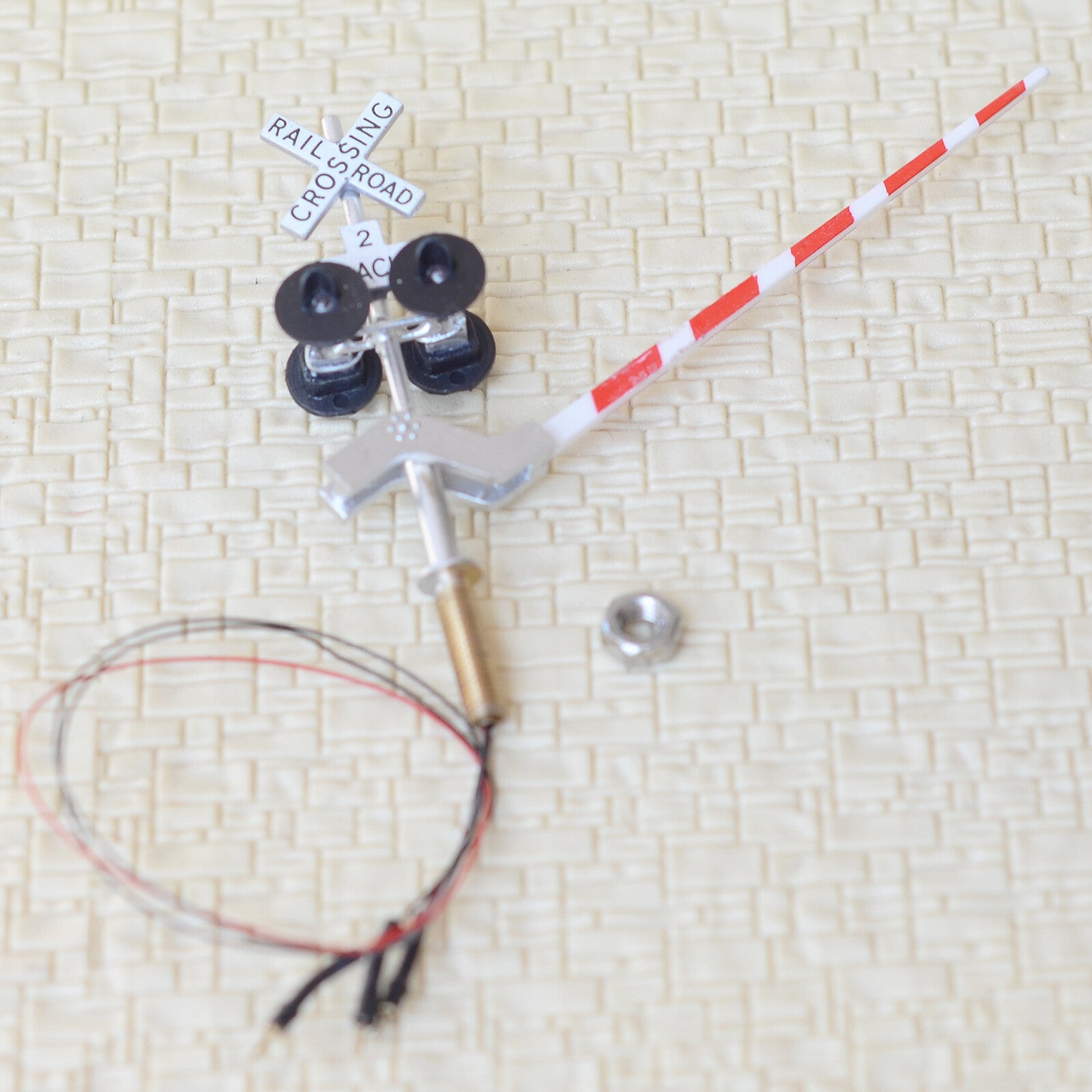 2 x HO scale railroad grade crossing signal arm gate stop lever 2 tracks #S42R