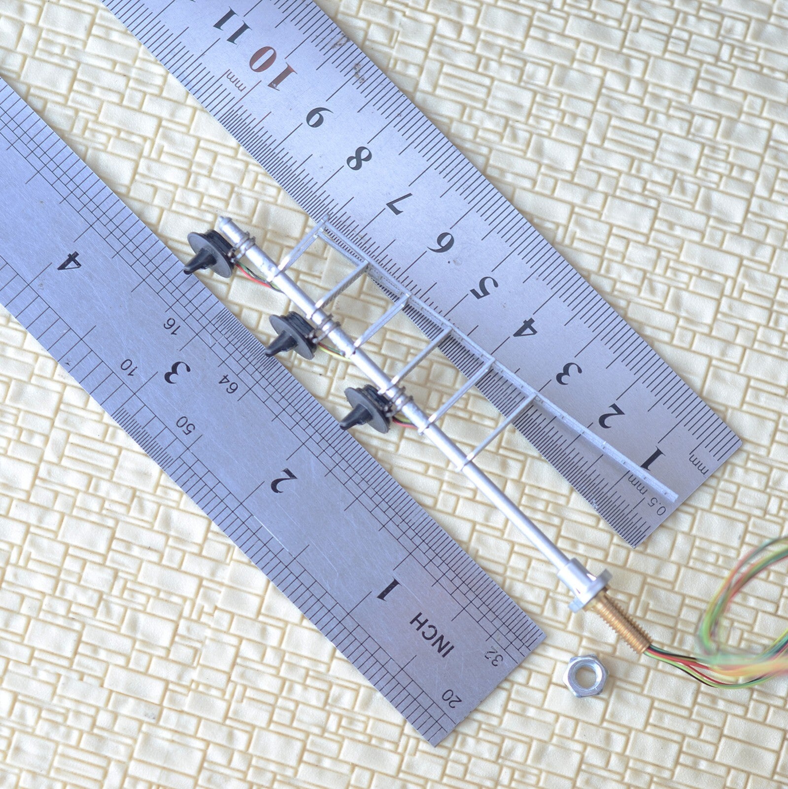 1 x HO scale model railroad LED searchlight signal 3-colors metal 3 heads #M13