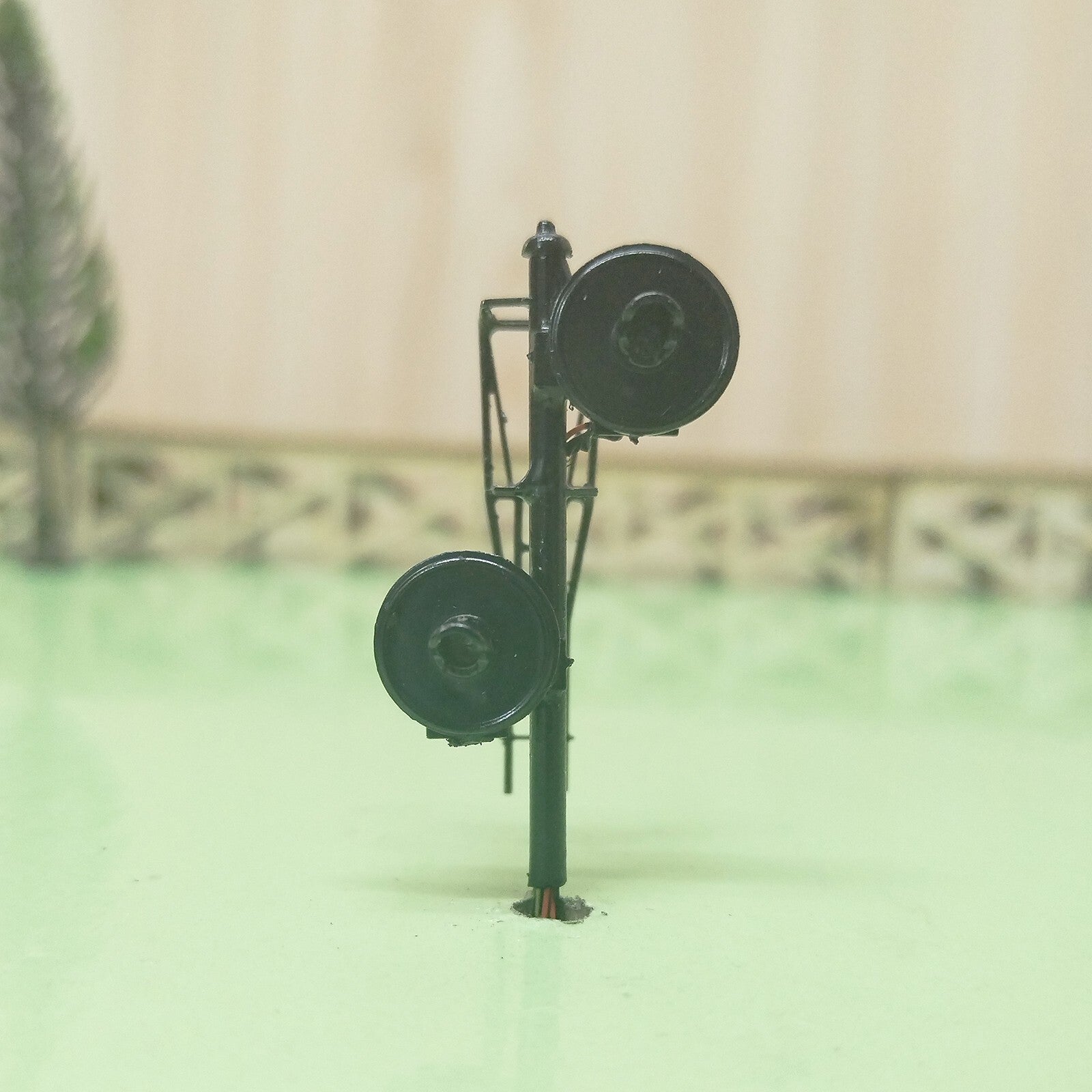 1 x searchlight signal target for cantilever signal bridge making wire #FB22of