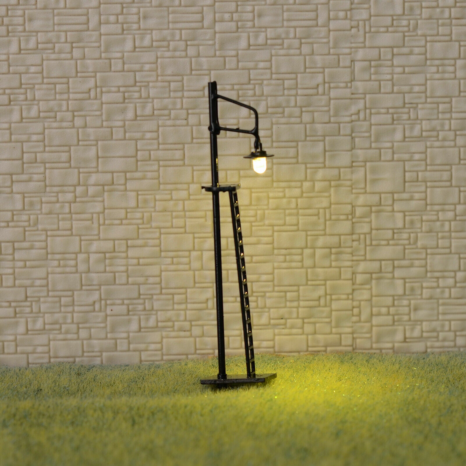 2 x N scale model yard lights lampposts LED road Lamp + free resistors #R42-8W