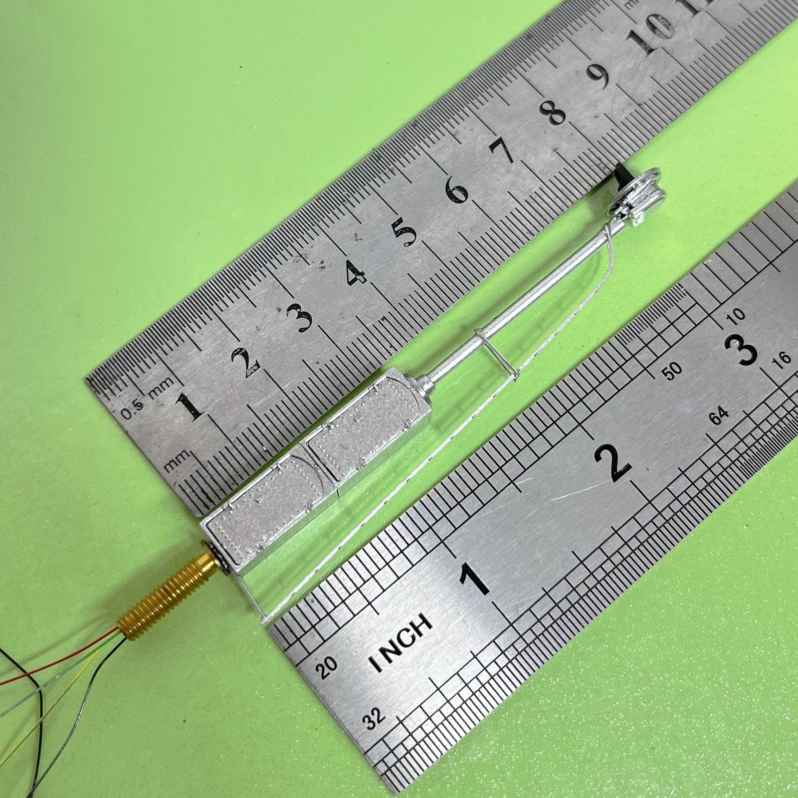 1 x HO scale model railroad tri-color LED searchlight signal equipment case #SK3
