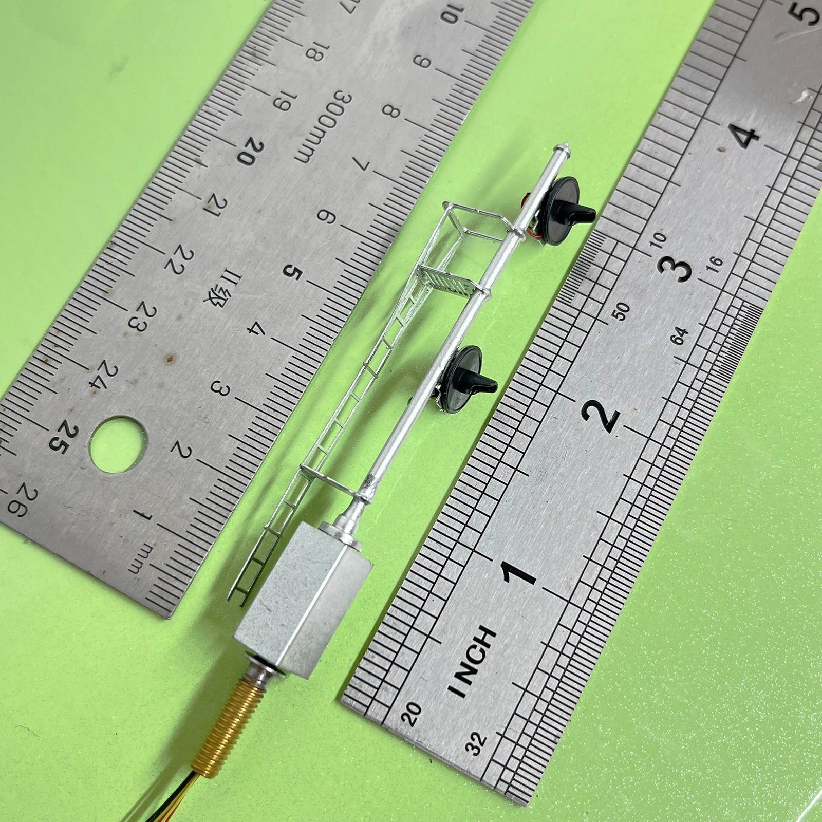 1 x HO scale model railroad 3 colors searchlight signal metal 2 heads #26SL