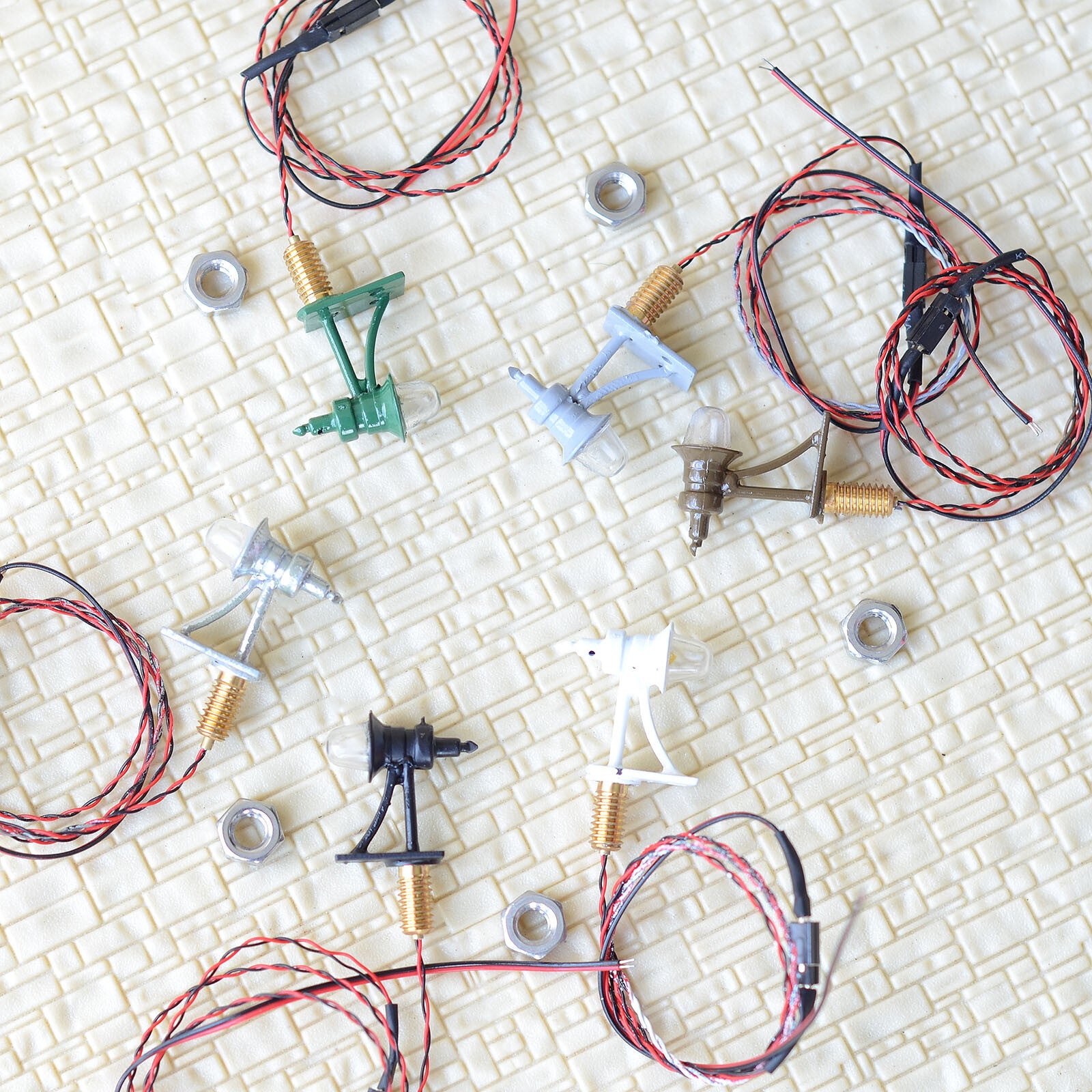 5 x OO / HO antique street bracket light model wall lamp posts LED building #YD3