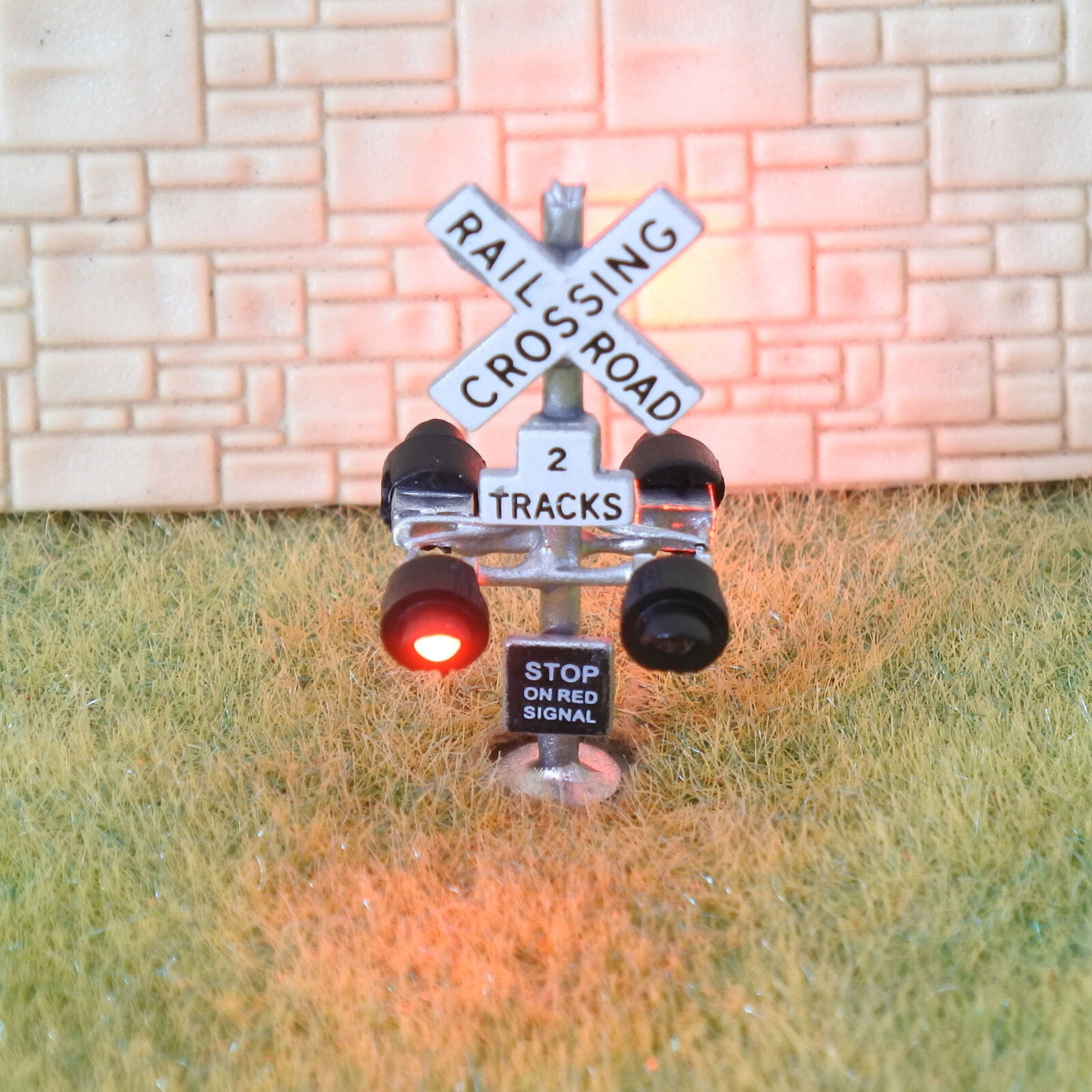 1 x N scale railroad grade crossing signals 2 tracks LED lights 4 target #CSn4s