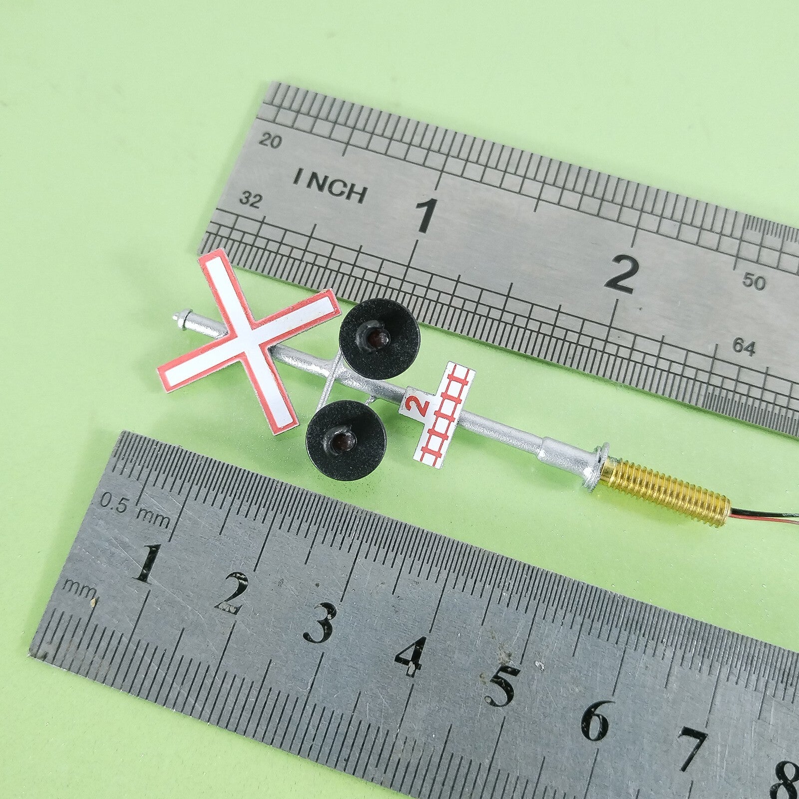 2 x HO scale Canadian railroad grade crossing signals LED made 2 tracks #CCS22